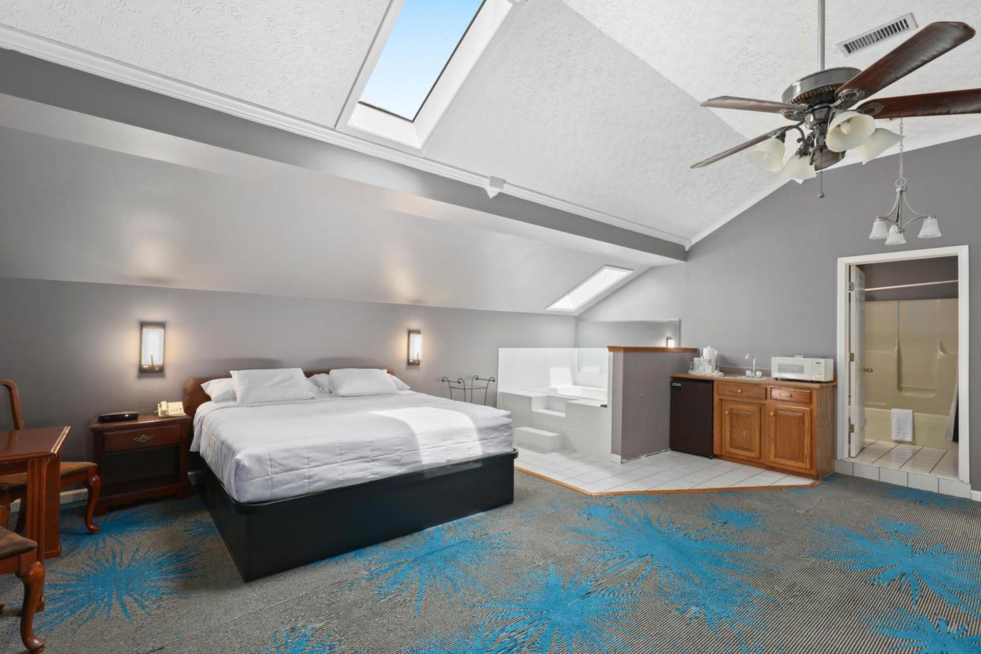 Four Seasons Country Inn photo 27