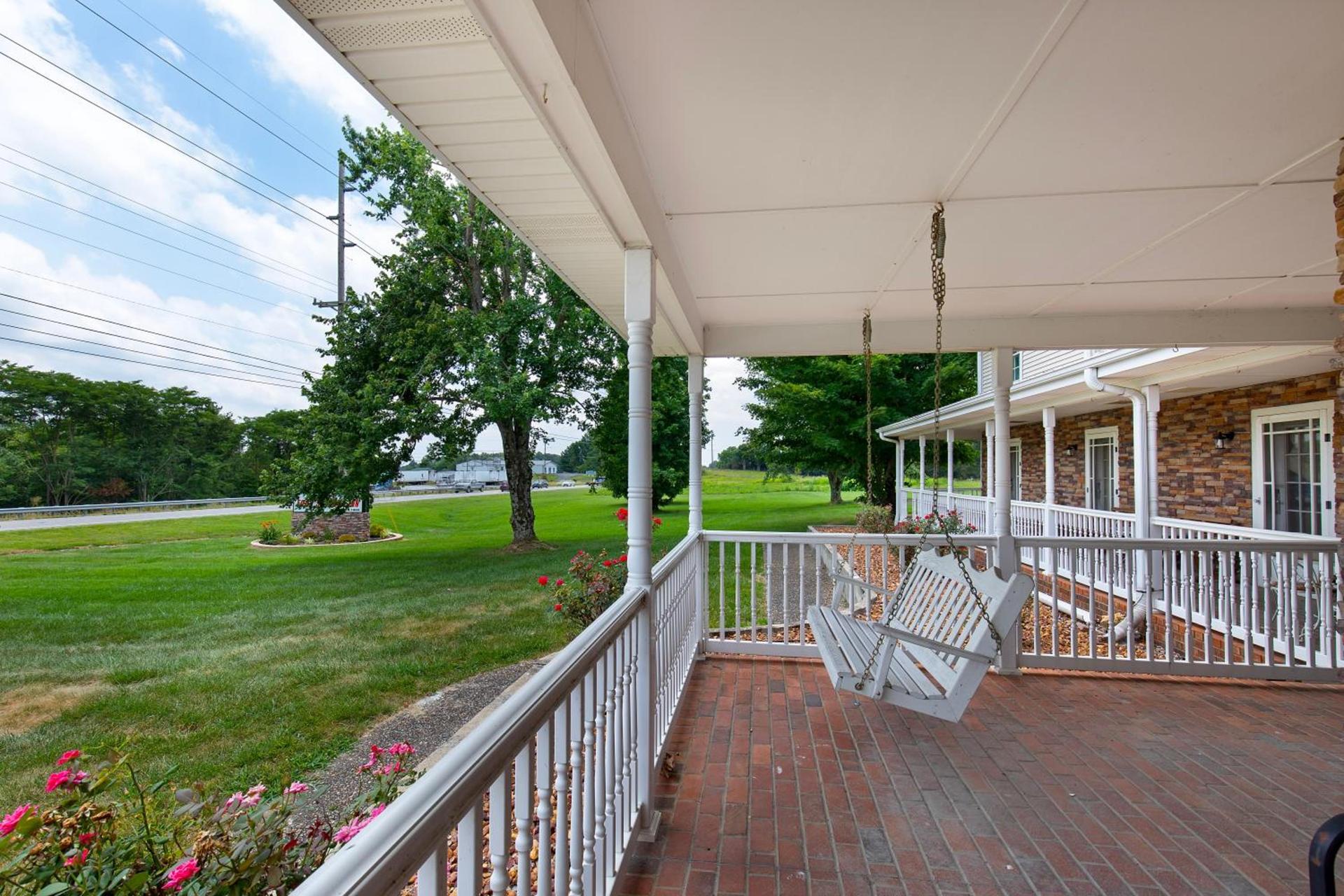 Four Seasons Country Inn photo 36