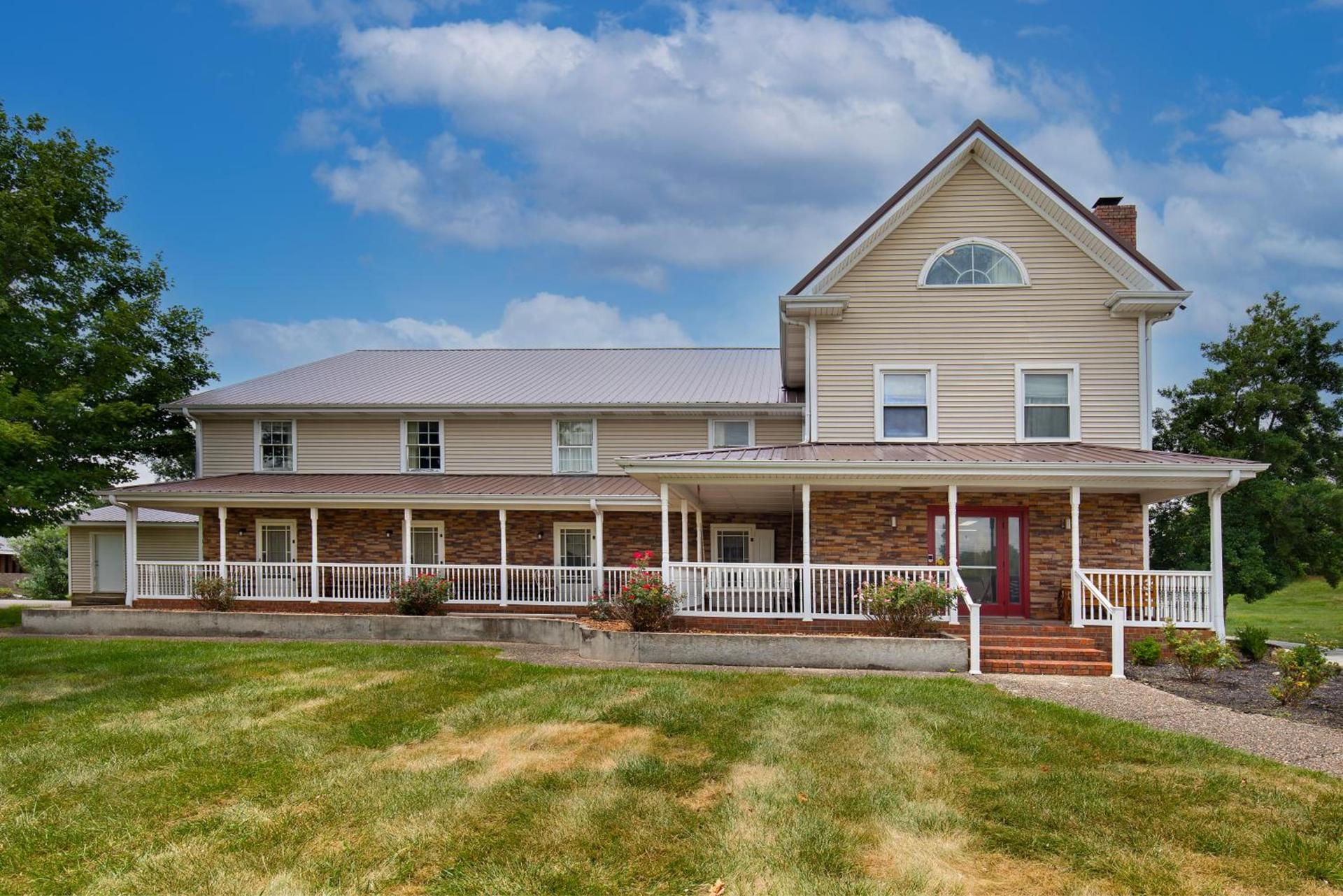 Four Seasons Country Inn photo 41