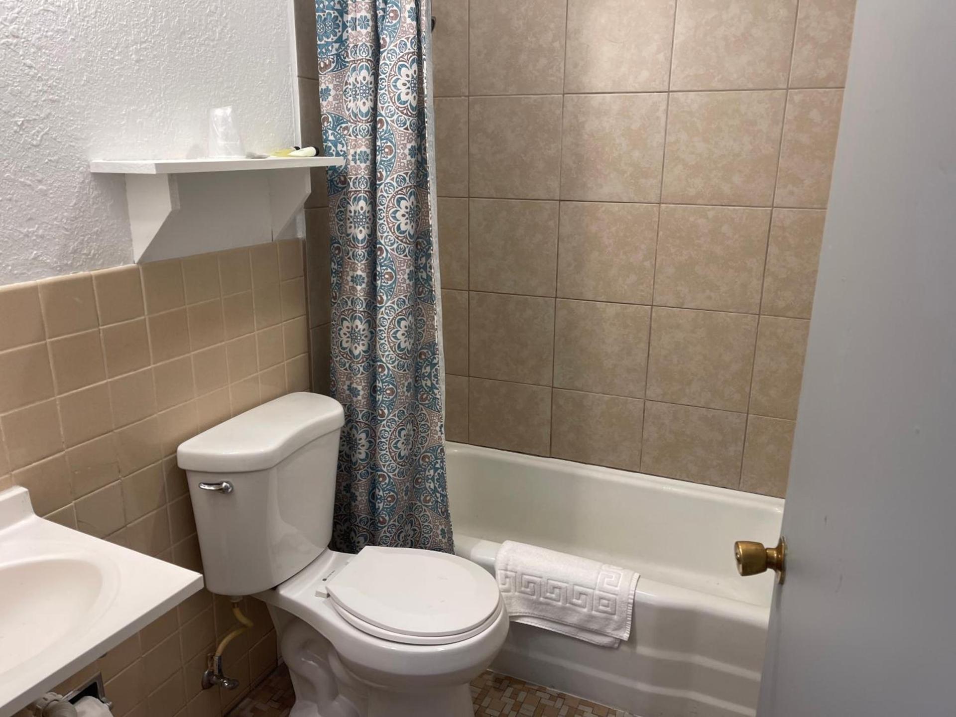 Legend Motel photo 12