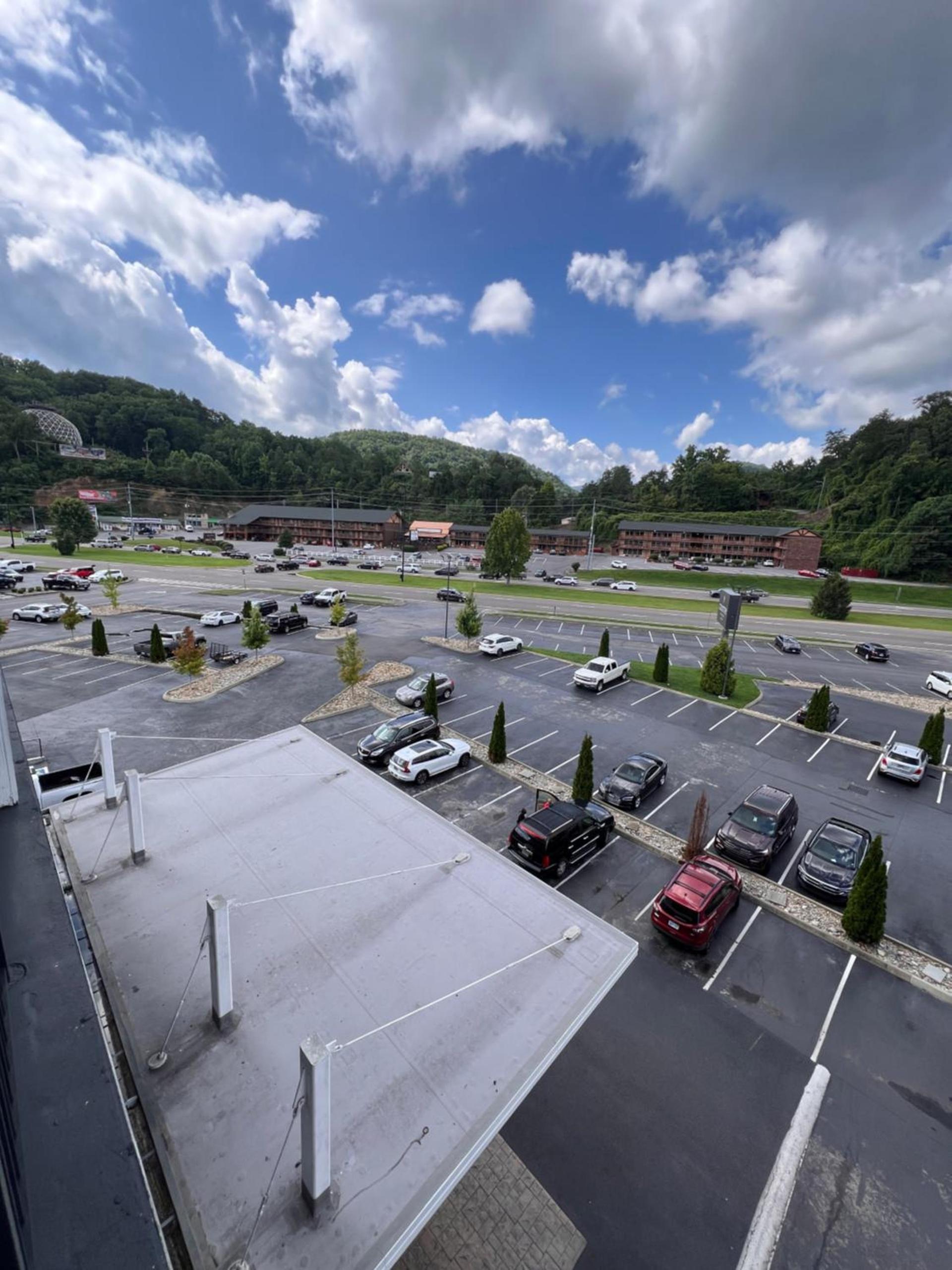 Country Inn & Suites by Radisson, Pigeon Forge South, TN photo 32