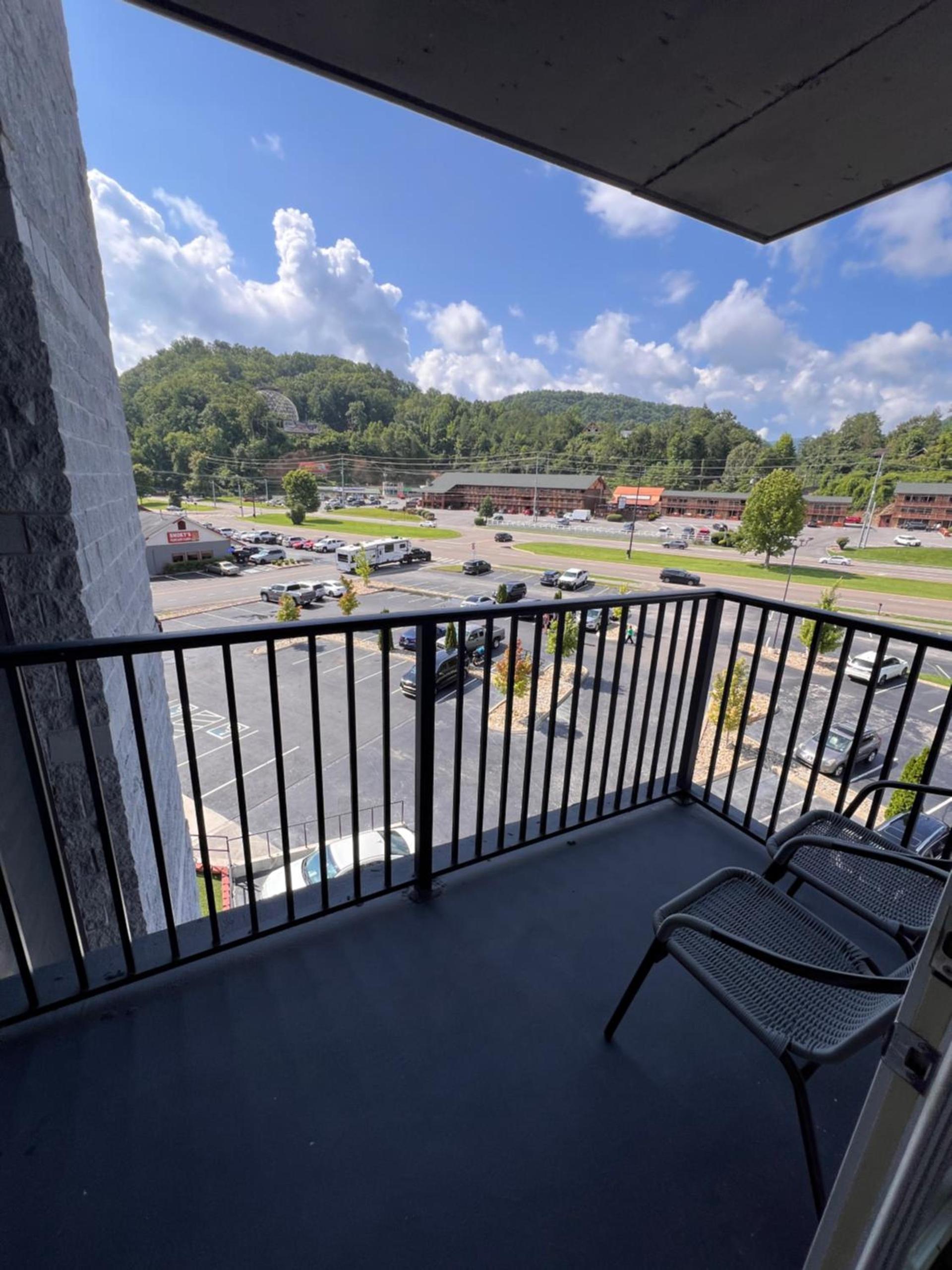 Country Inn & Suites by Radisson, Pigeon Forge South, TN photo 36
