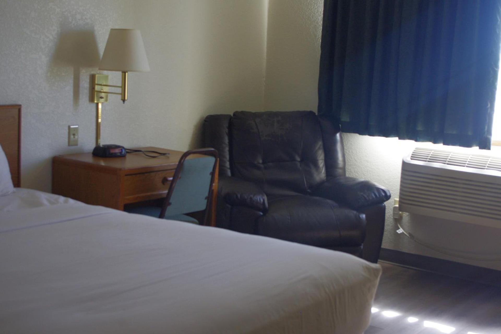 Selby Motel photo 57