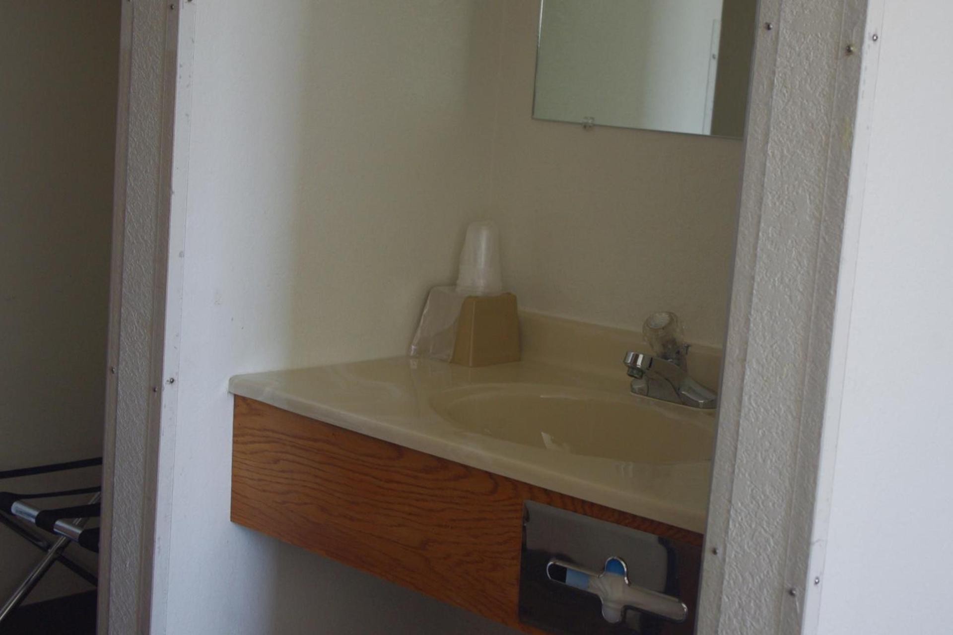 Selby Motel photo 14