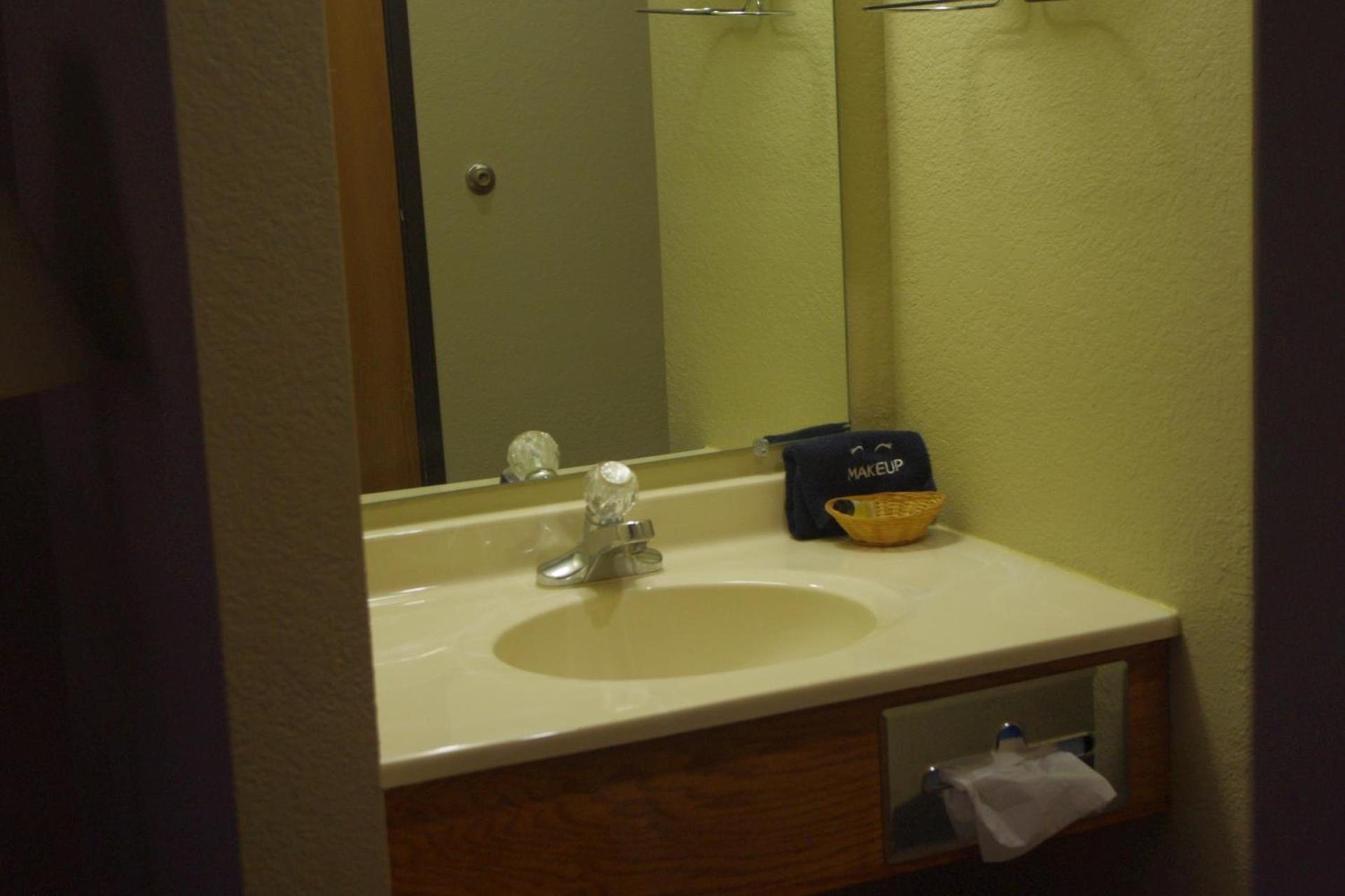 Selby Motel photo 34