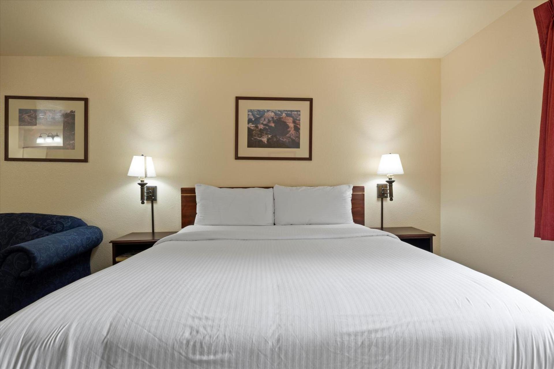 Quincy INN and Suites photo 90