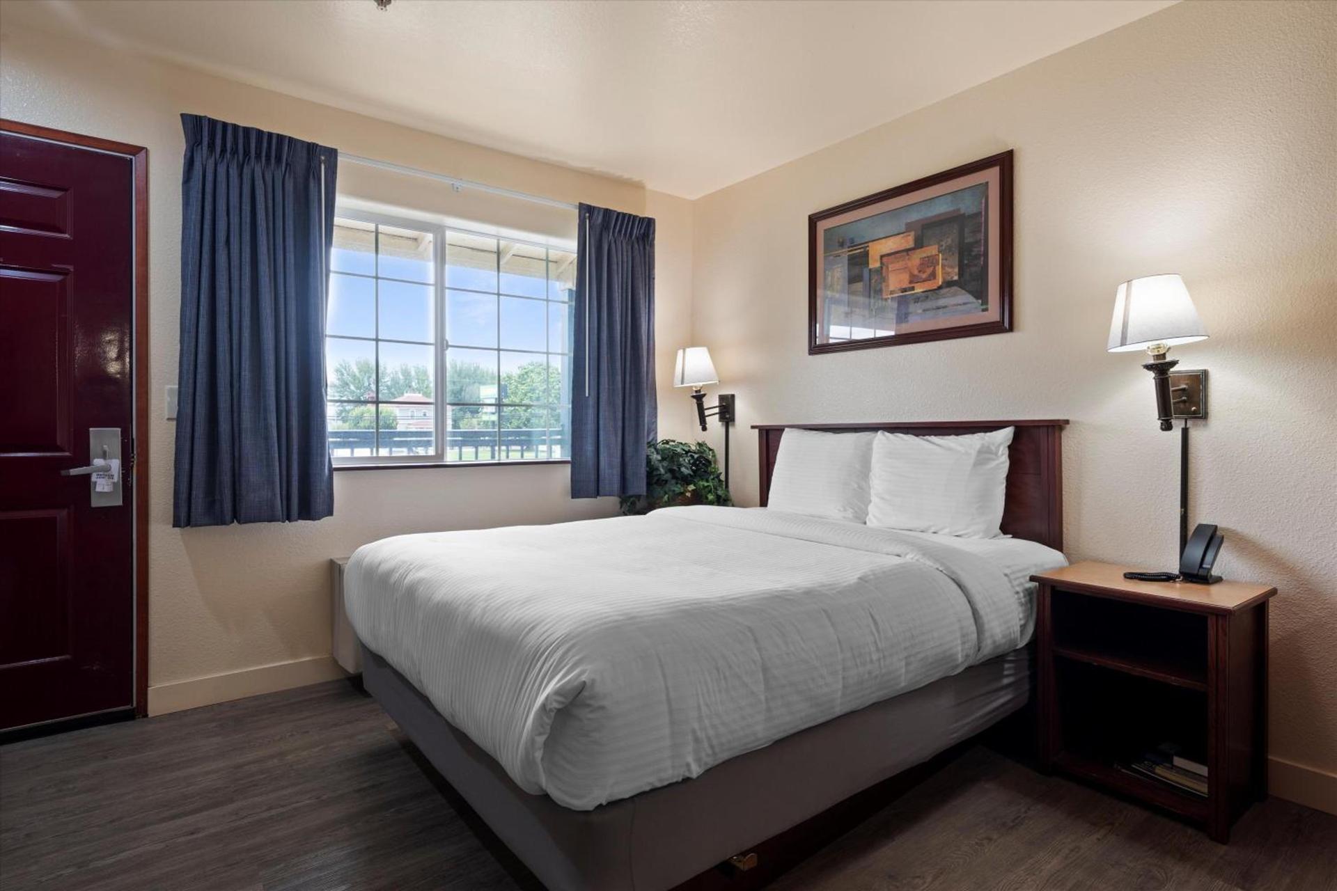 Quincy INN and Suites photo 86