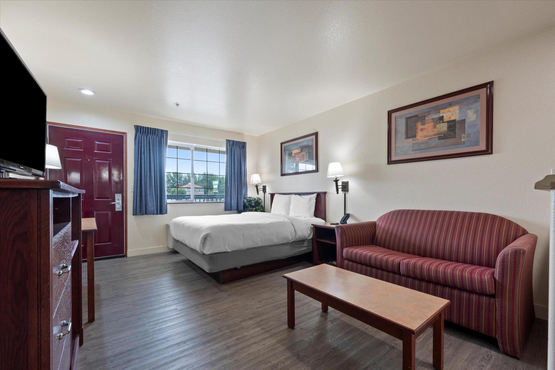 Quincy INN and Suites photo 23