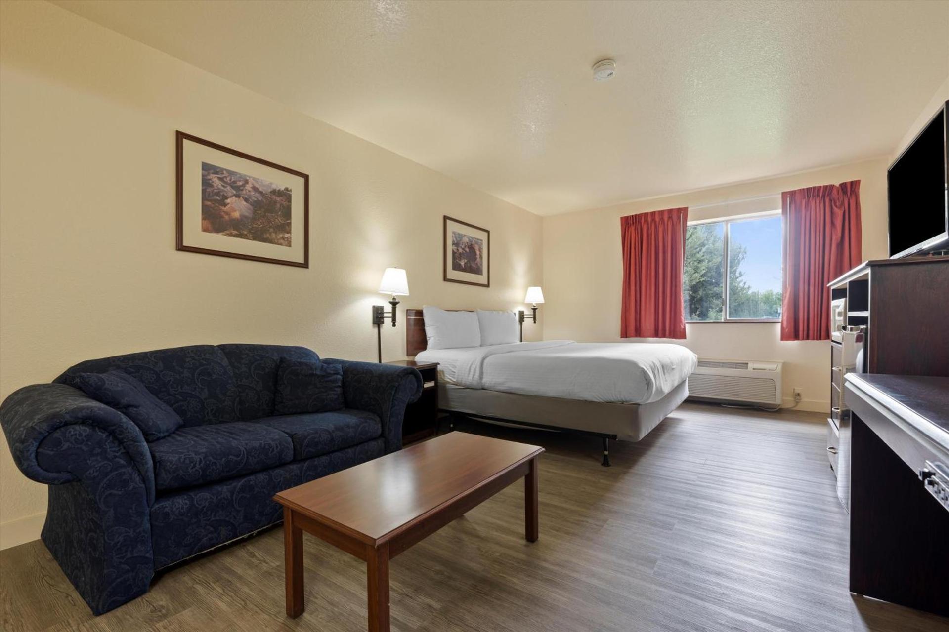 Quincy INN and Suites photo 12
