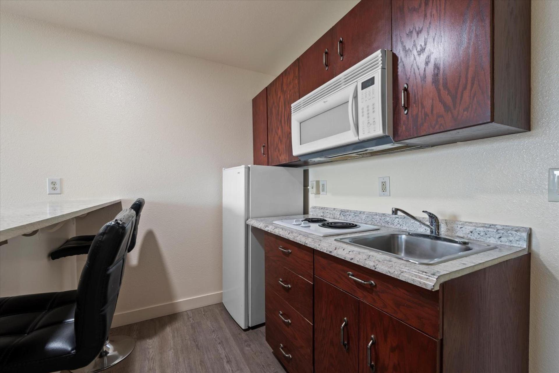 Quincy INN and Suites photo 21