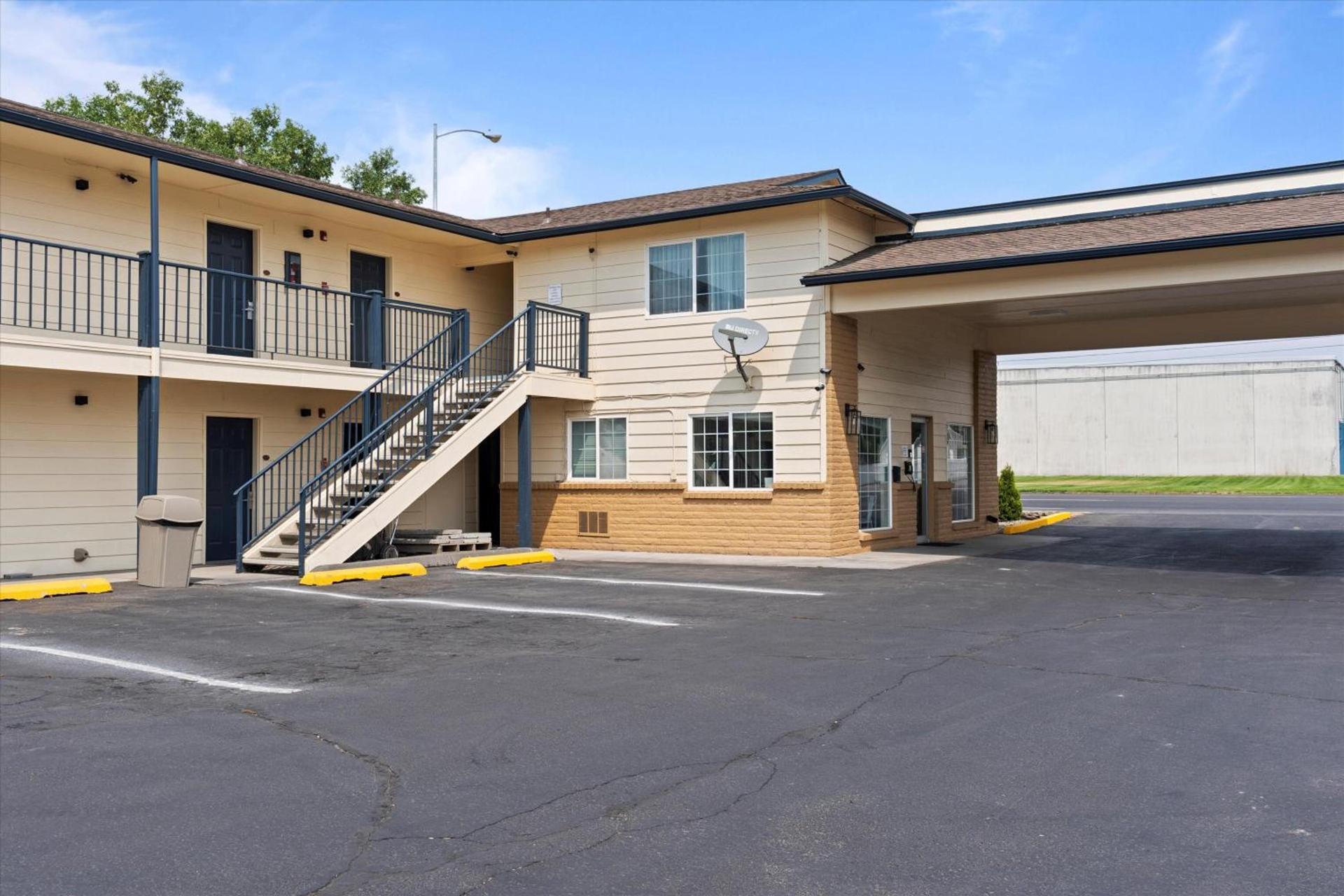 Quincy INN and Suites photo 34
