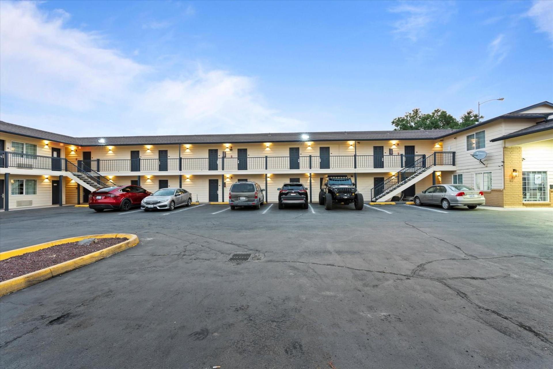Quincy INN and Suites photo 39