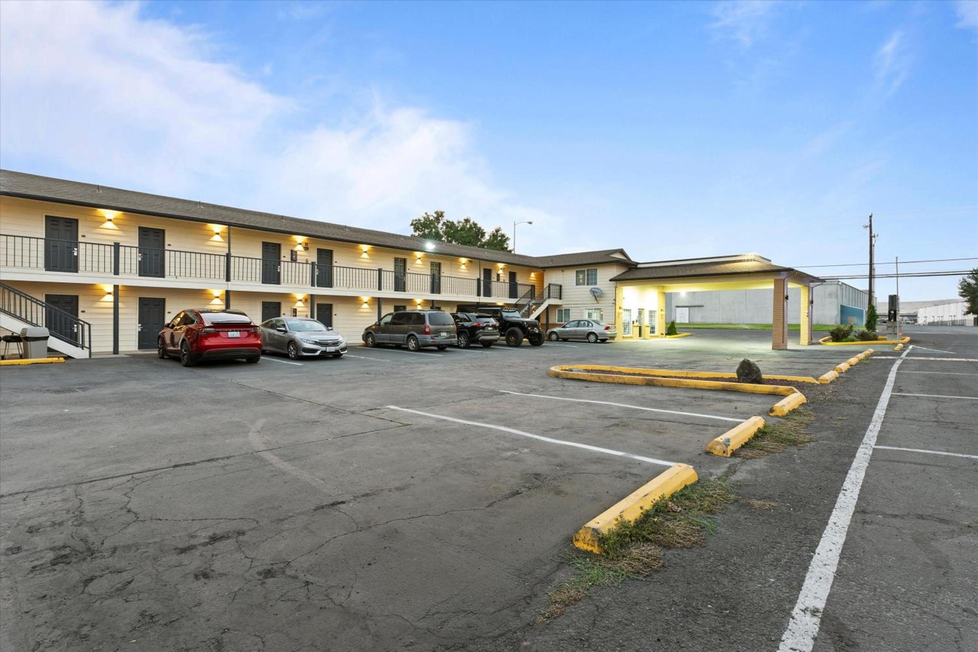 Quincy INN and Suites photo 43