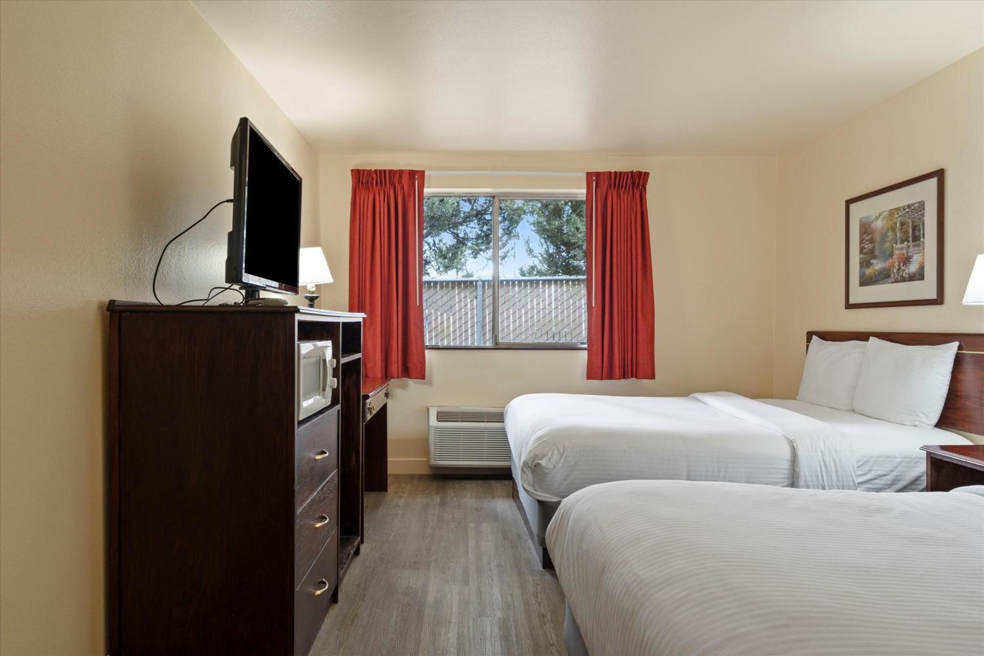 Quincy INN and Suites photo 59