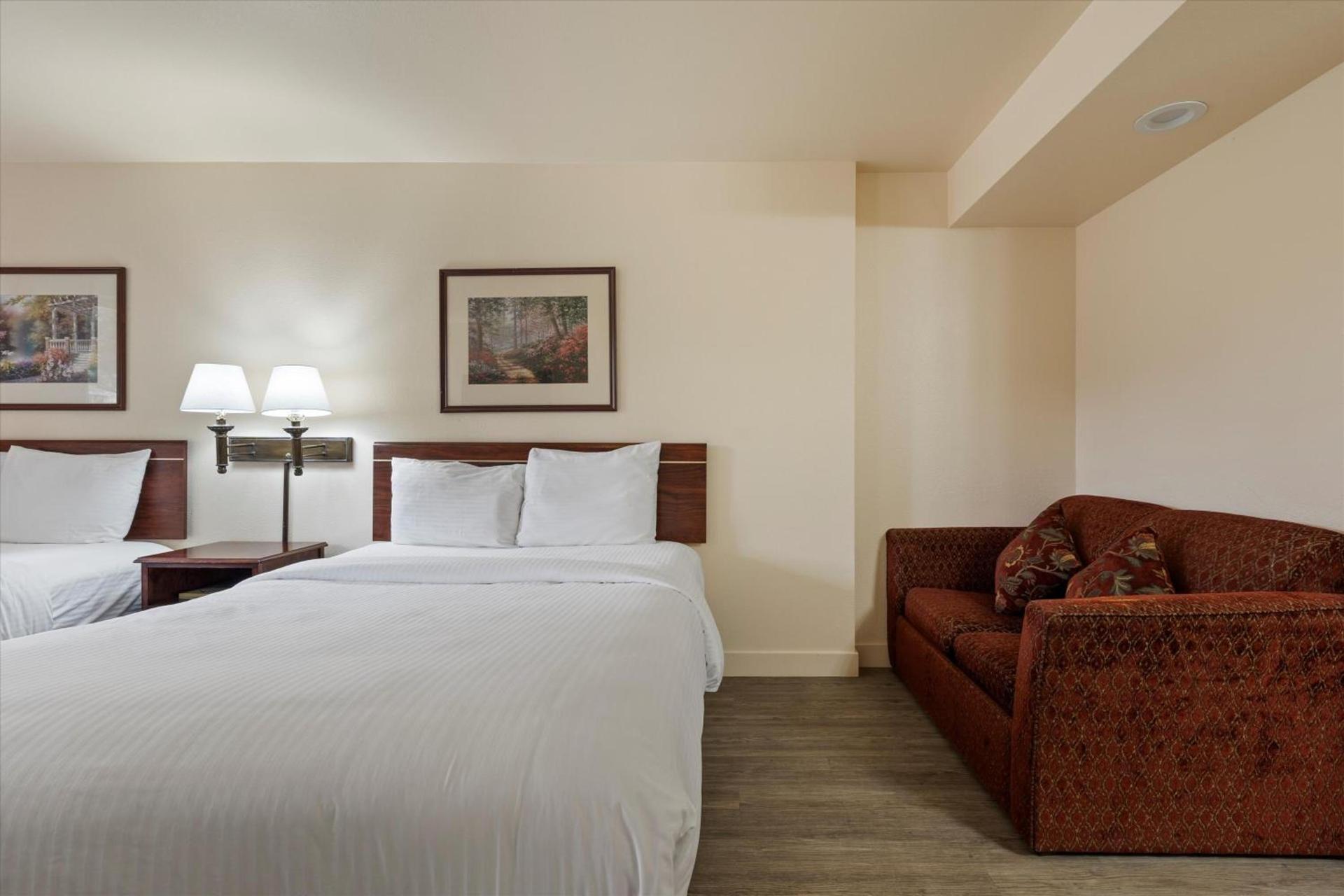 Quincy INN and Suites photo 56