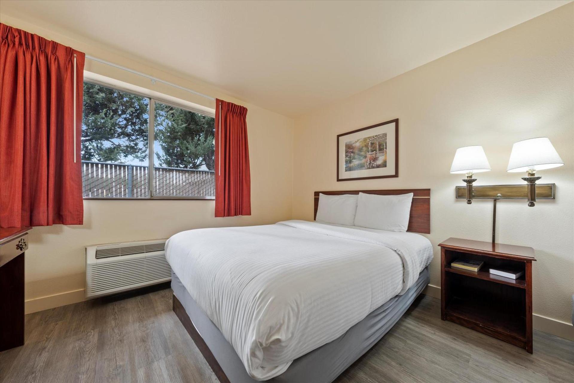 Quincy INN and Suites photo 54