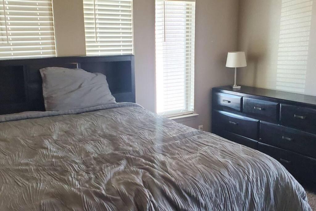 Spacious Master bedroom photo 27