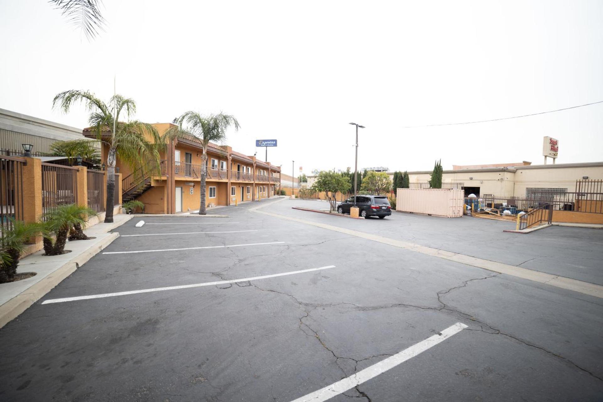 Express Inn & Suites Ontario Airport photo 18