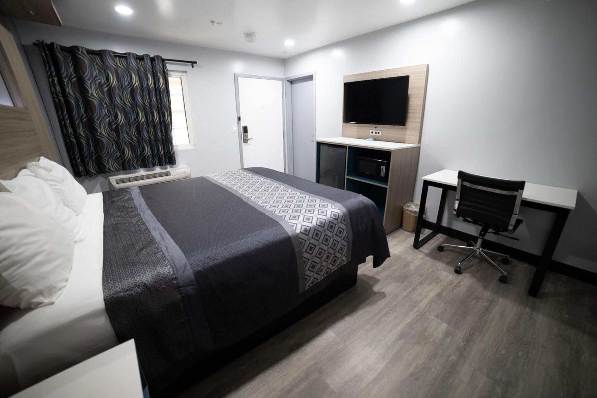 Express Inn & Suites Ontario Airport photo 30