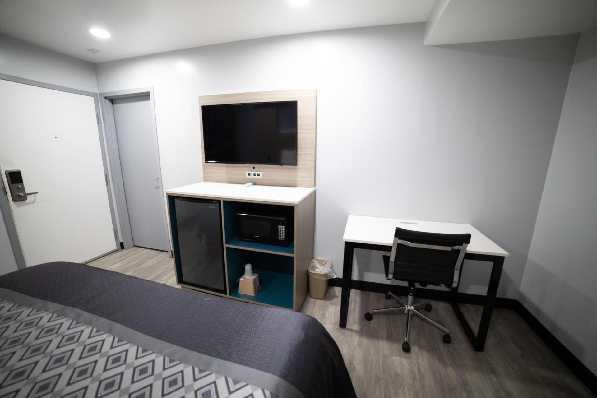 Express Inn & Suites Ontario Airport photo 32
