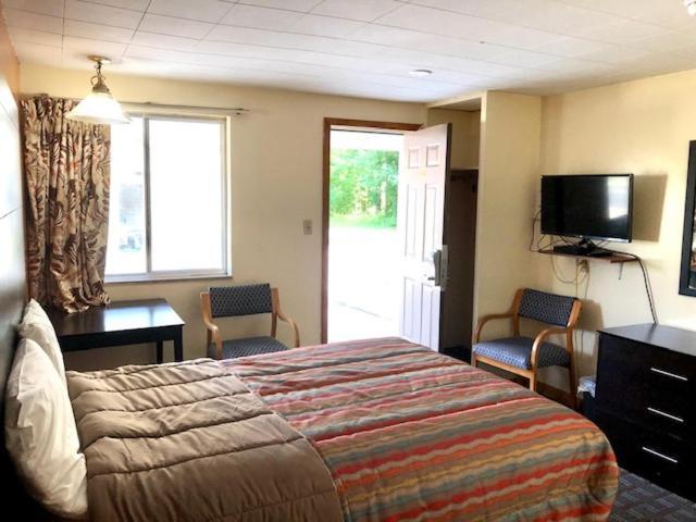 Gratiot View Motel photo 7