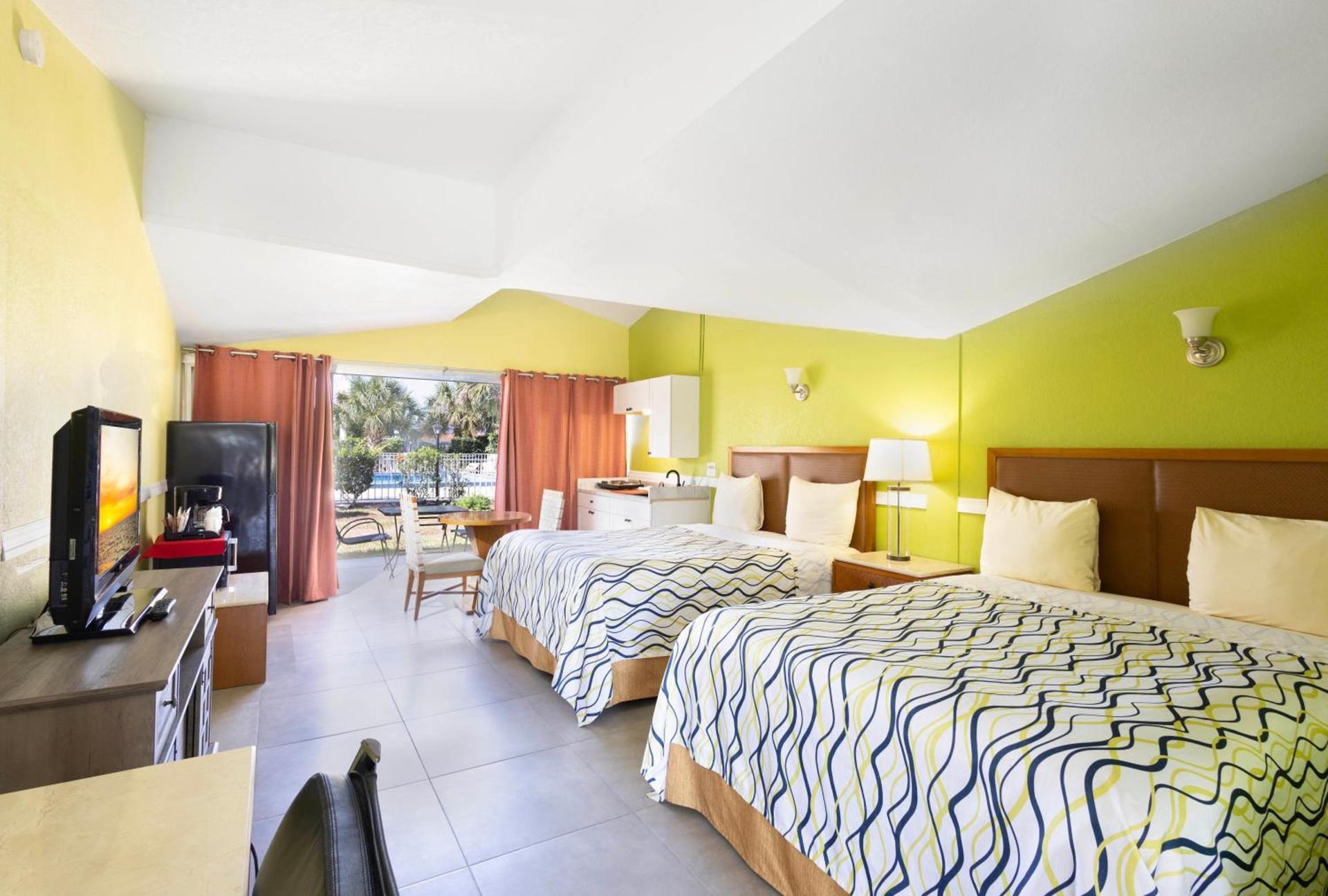 Warm Mineral Springs Motel photo 18