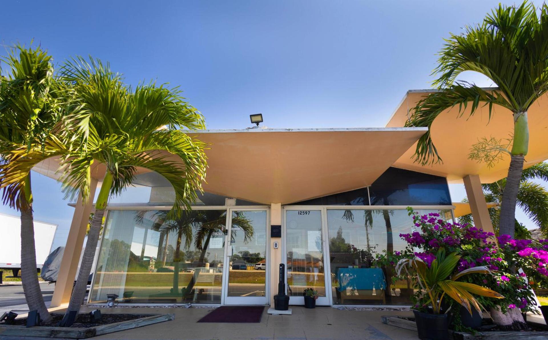 Warm Mineral Springs Motel photo 39