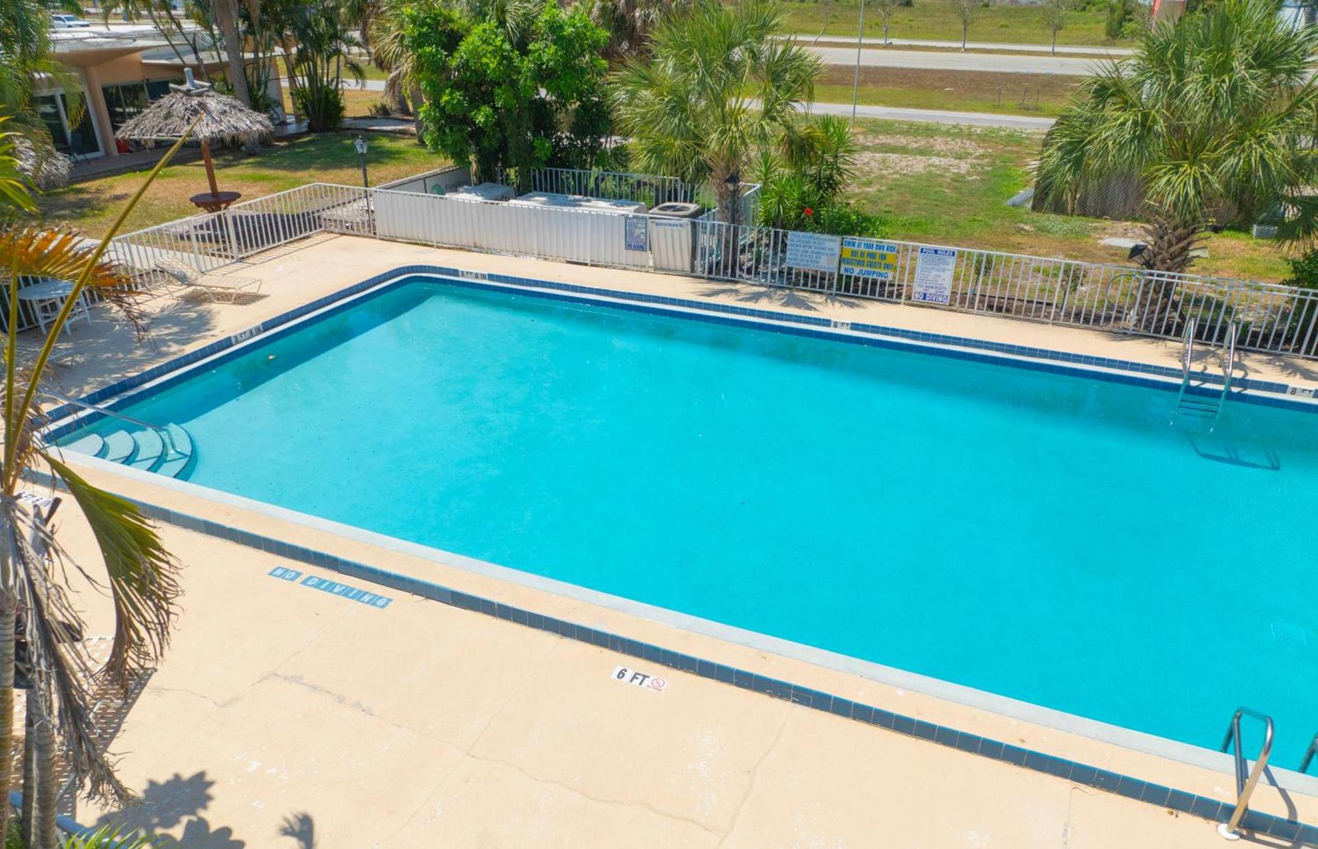 Warm Mineral Springs Motel photo 15