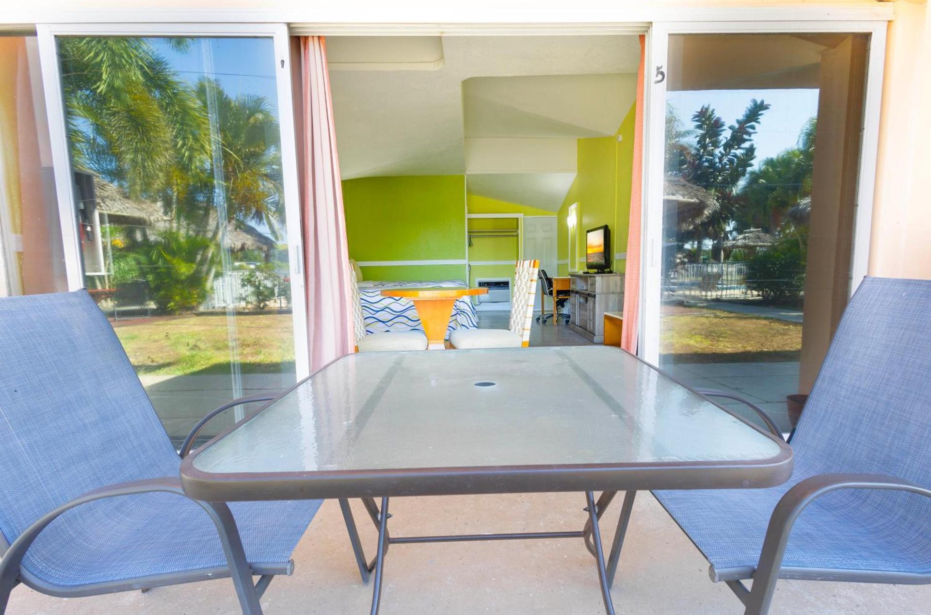 Warm Mineral Springs Motel photo 16