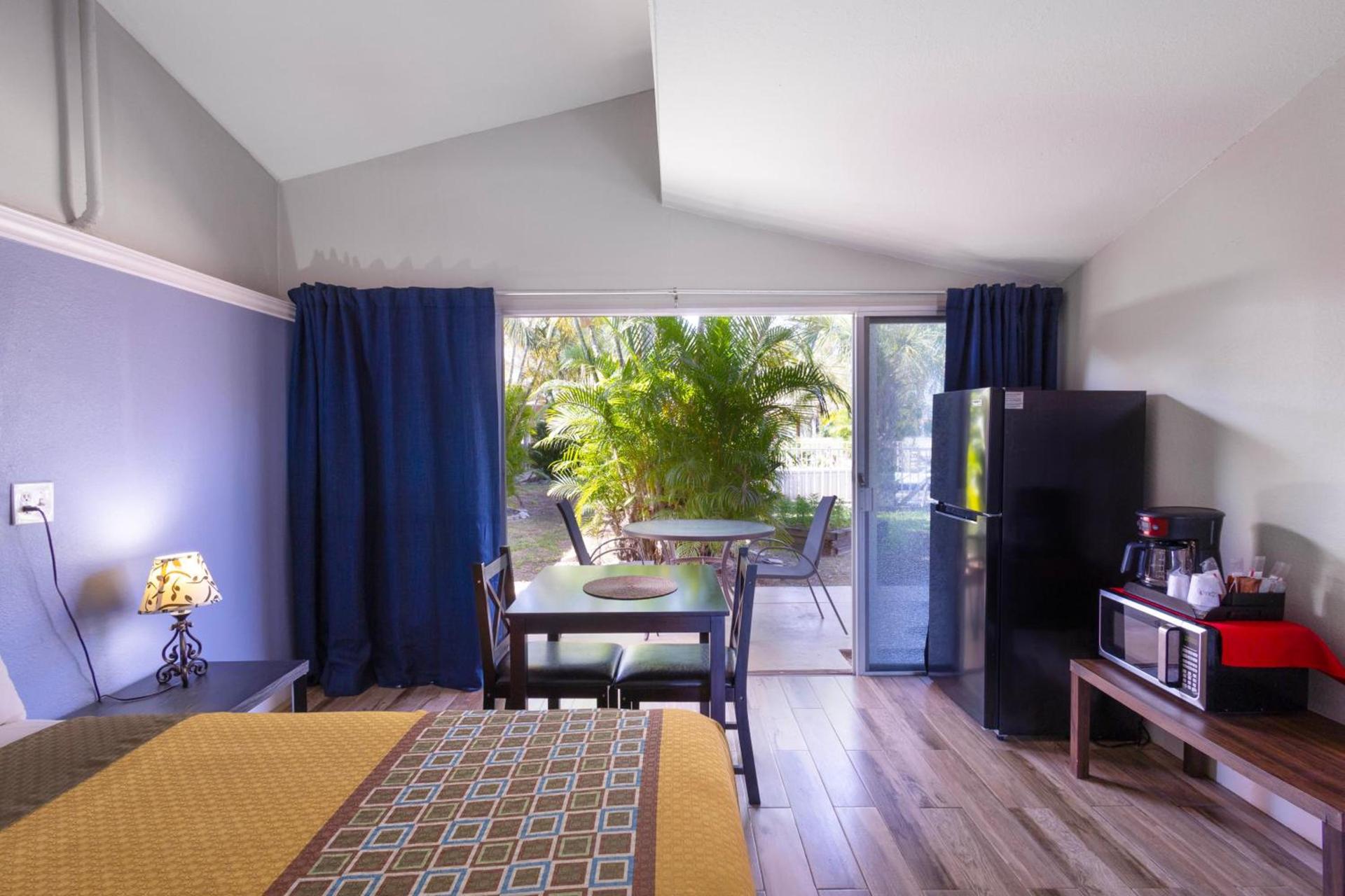 Warm Mineral Springs Motel photo 32