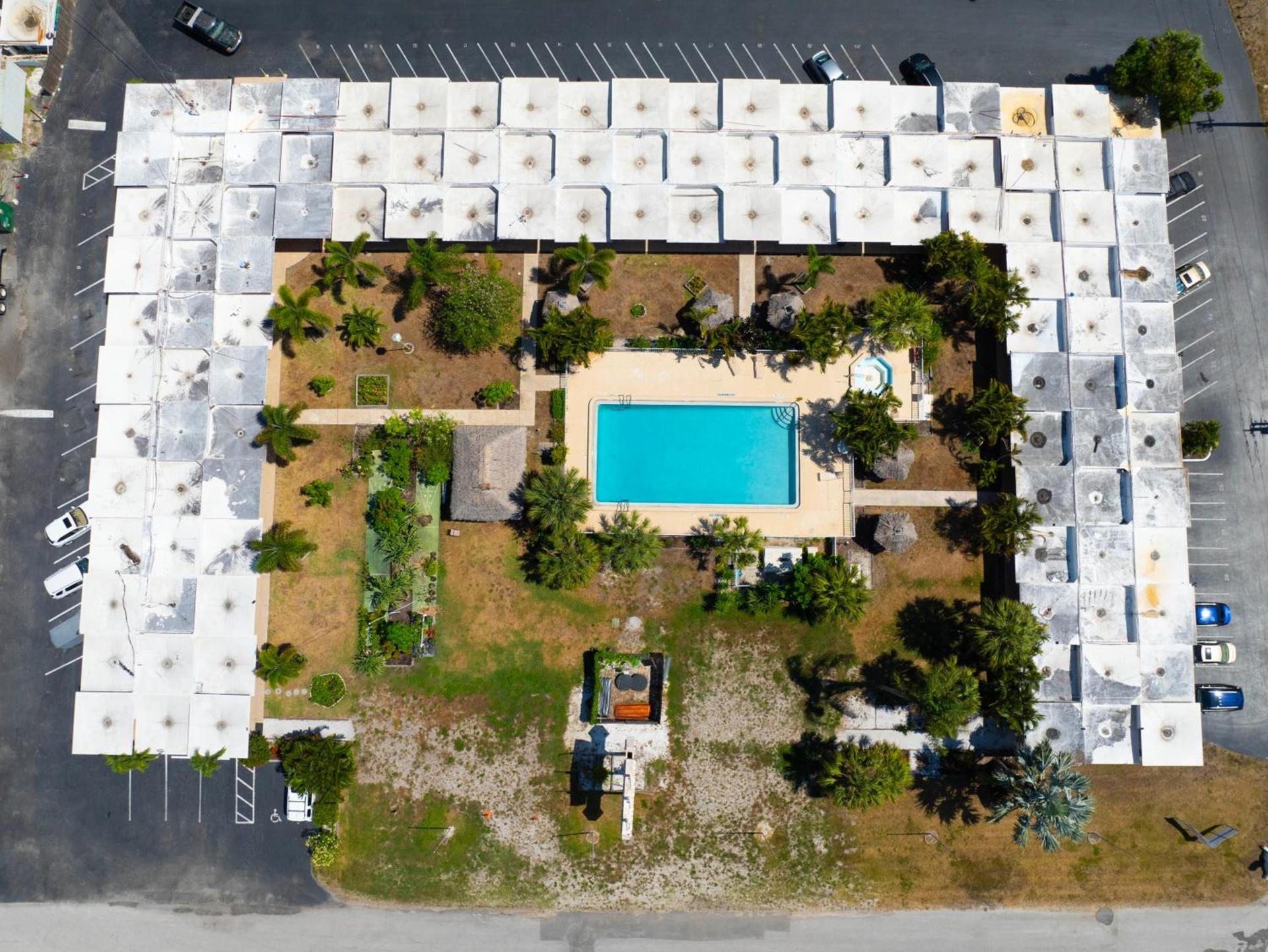 Warm Mineral Springs Motel photo 25
