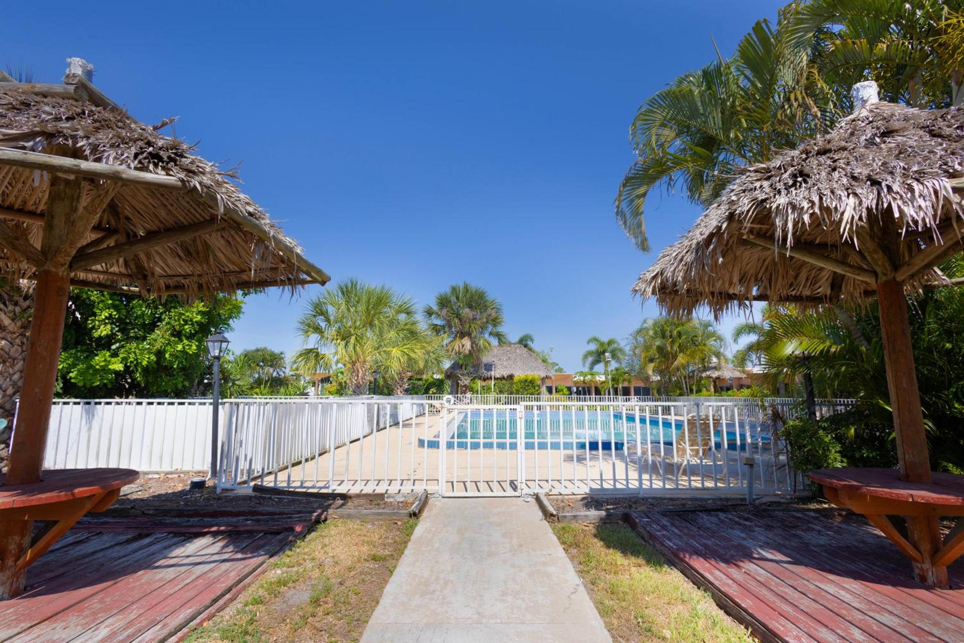 Warm Mineral Springs Motel photo 28
