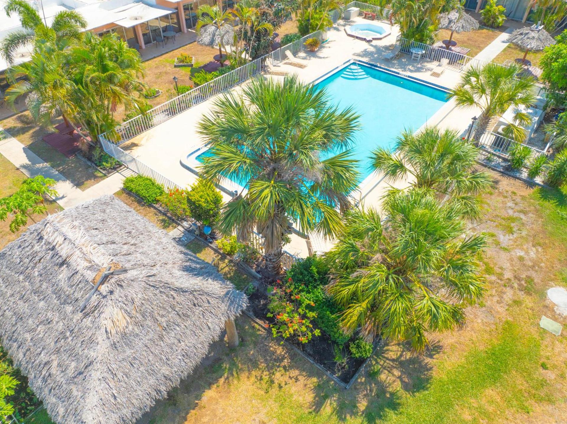 Warm Mineral Springs Motel photo 43