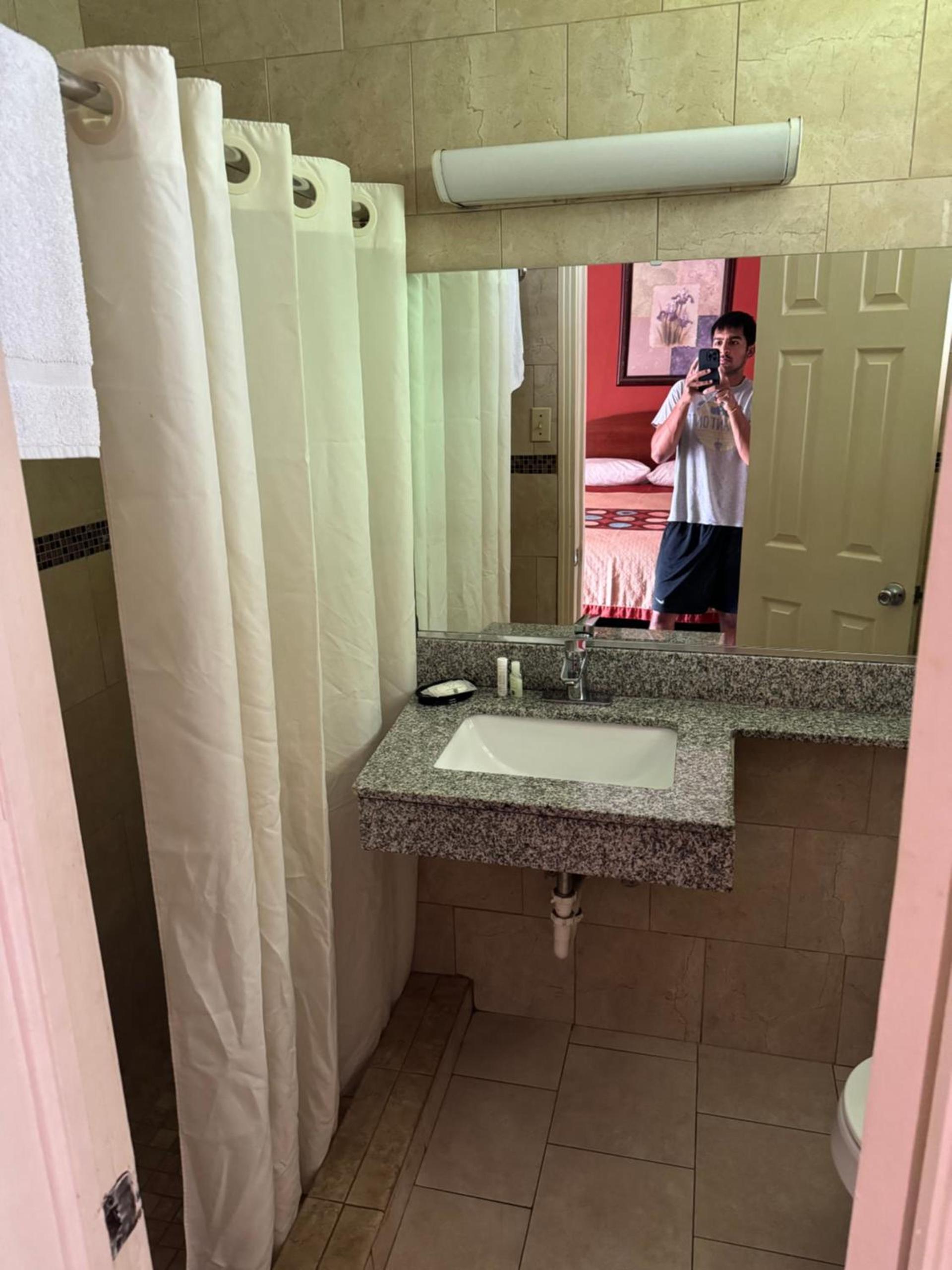 Snowbird Motel photo 17