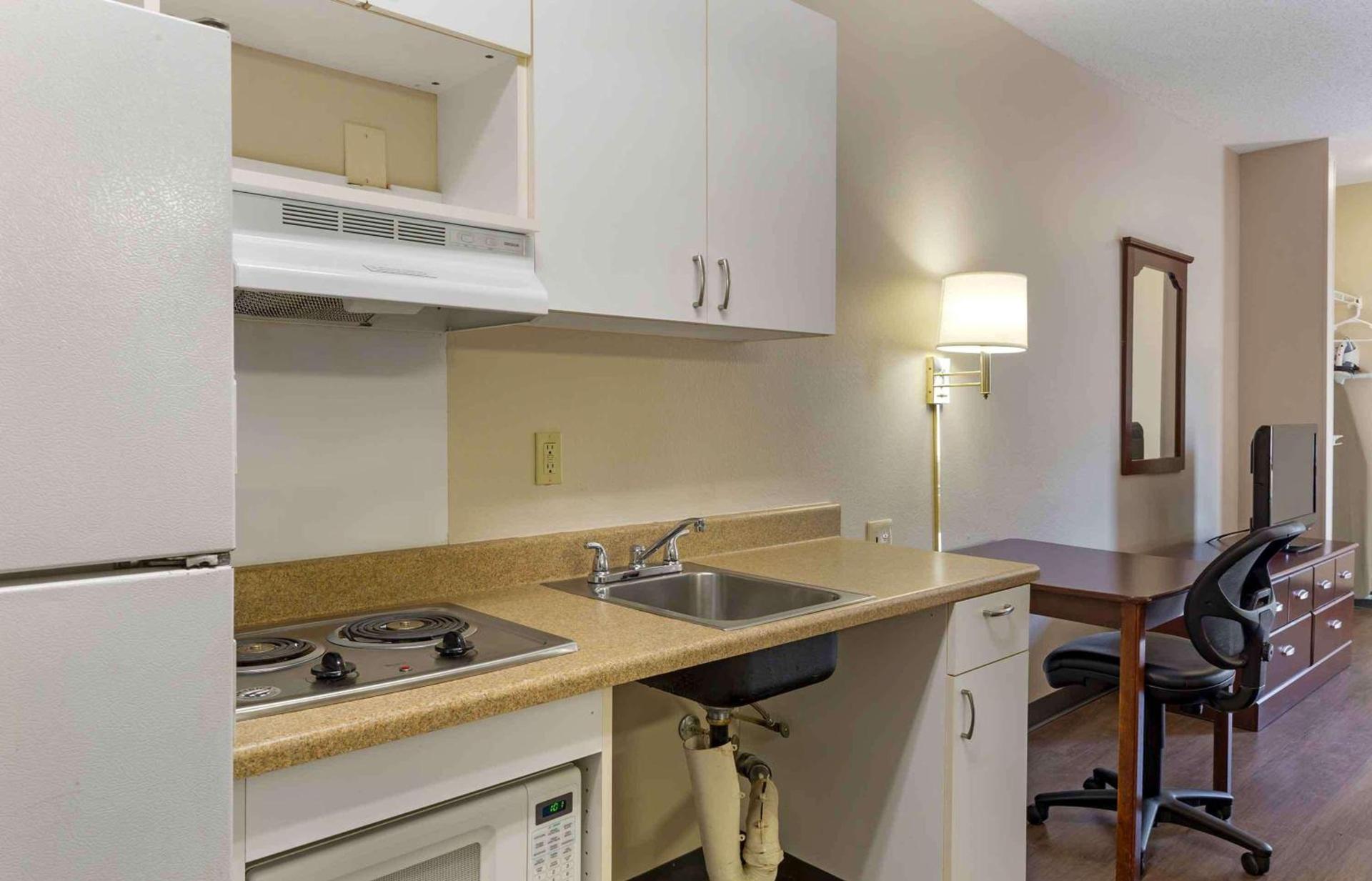 Extended Stay America Select Suites - Hartford - Manchester photo 10