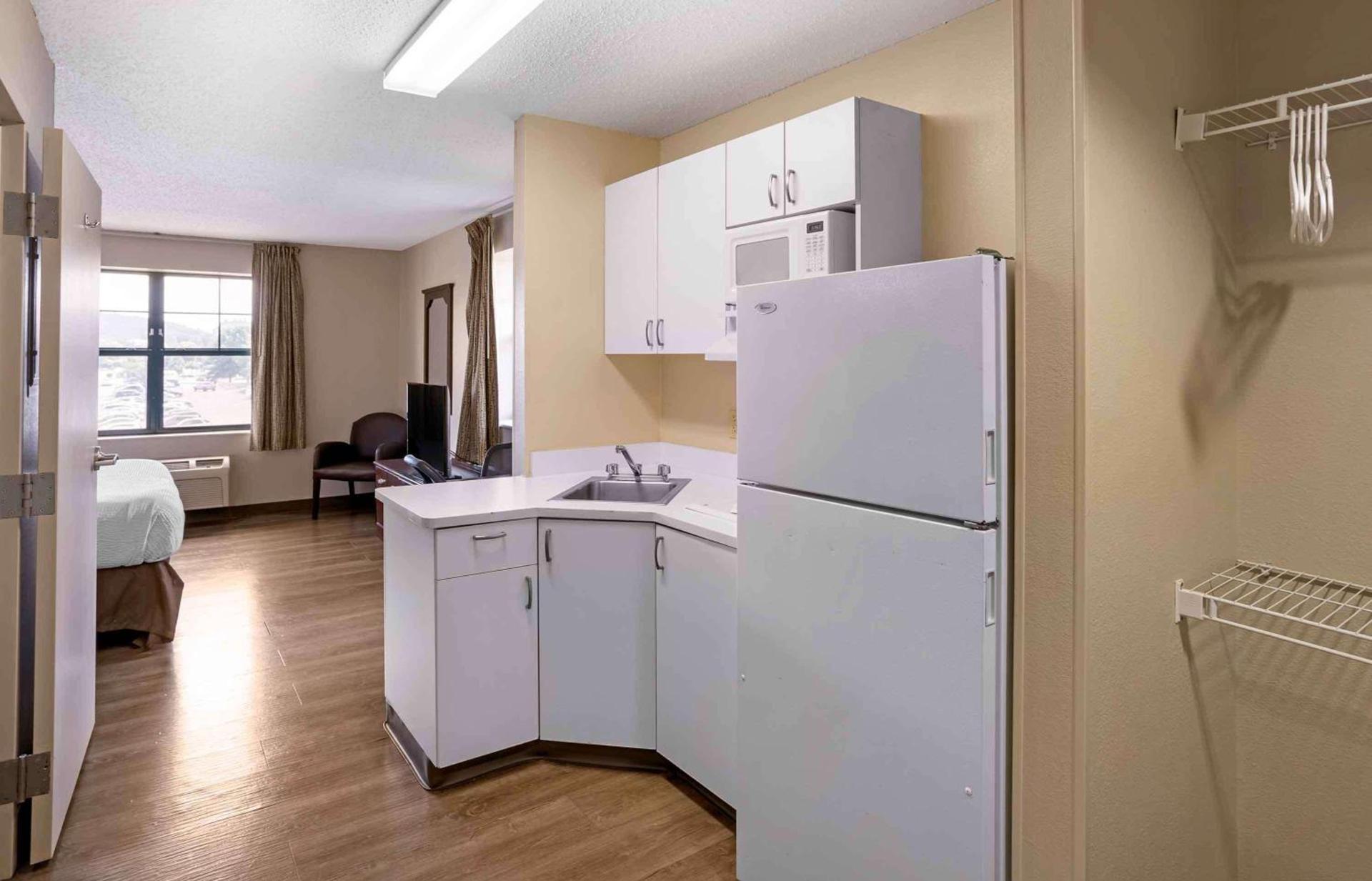 Studio 6 Extended Stay Fishkill Westage Center NY photo 19