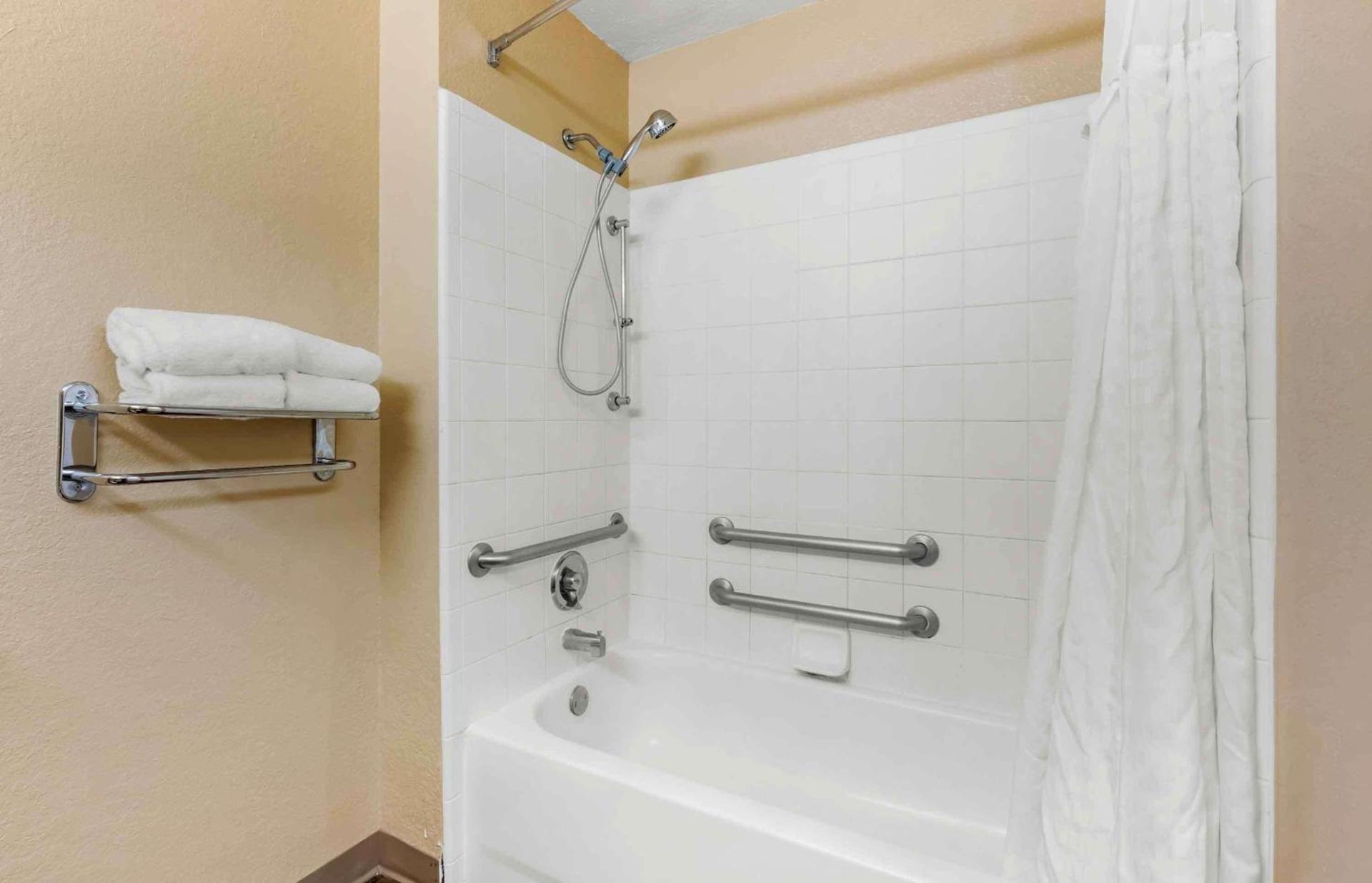 Extended Stay America Select Suites - Orlando - Southpark - Equity Row photo 9