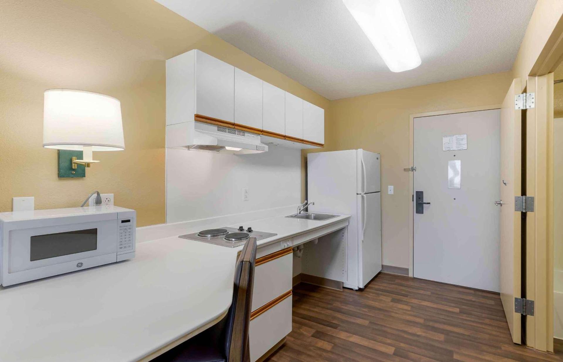 Extended Stay America Select Suites - Orlando - Southpark - Equity Row photo 13