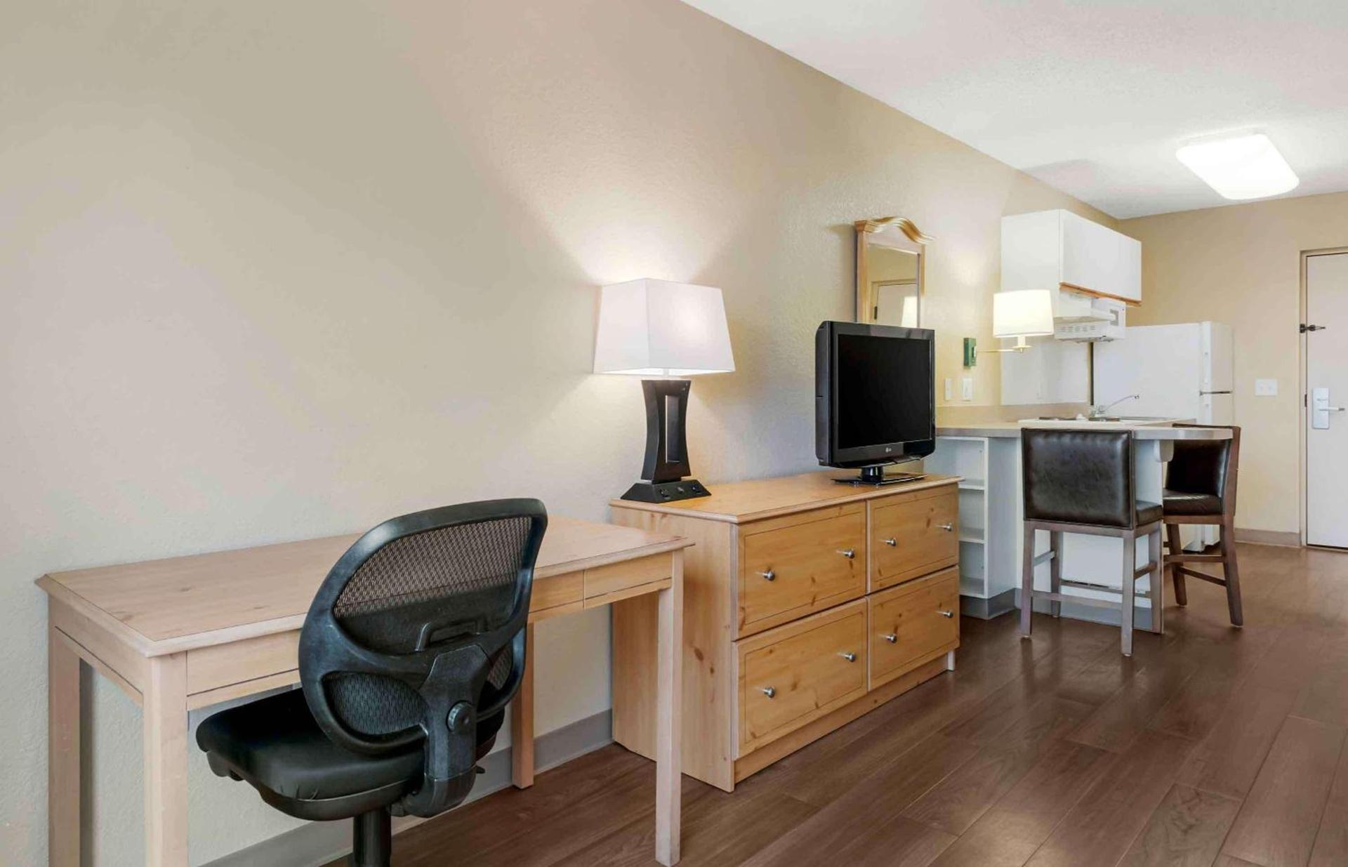 Extended Stay America Select Suites - Orlando - Southpark - Equity Row photo 20