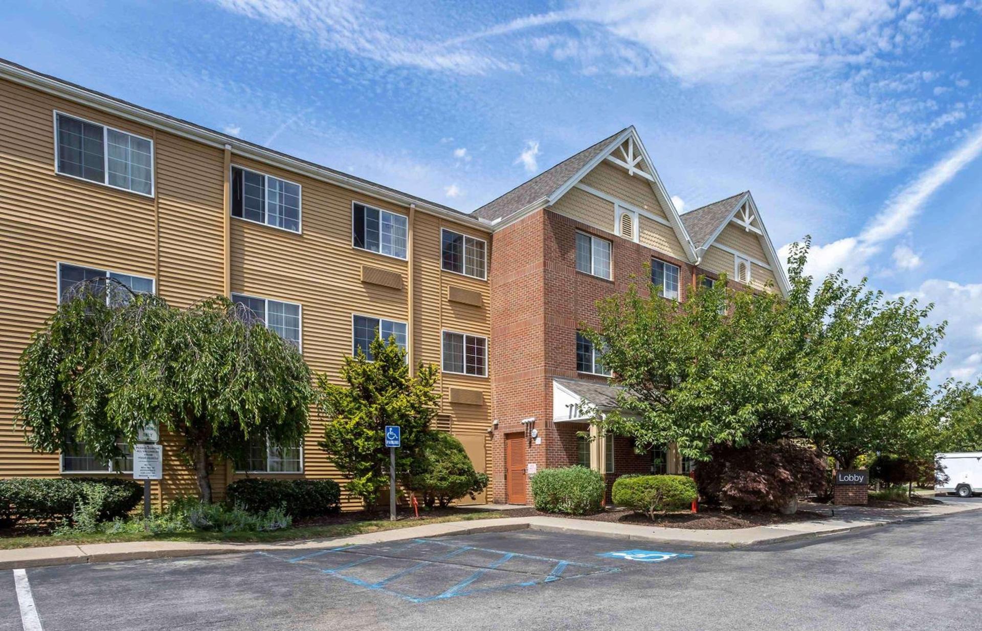 Studio 6 Extended Stay Fishkill Route 9 NY photo 2