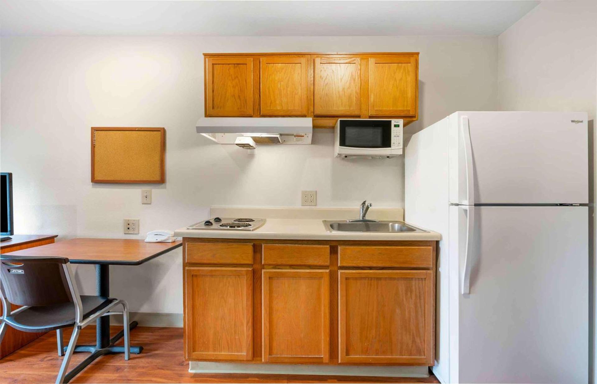 Extended Stay America Select Suites - Indianapolis - Plainfield photo 9