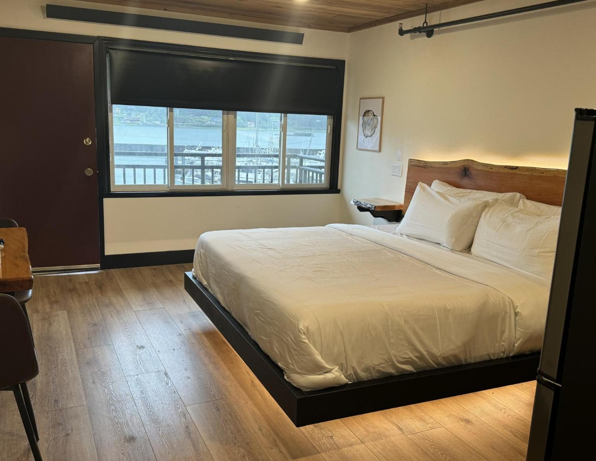 Waterfront on Glacier photo 17