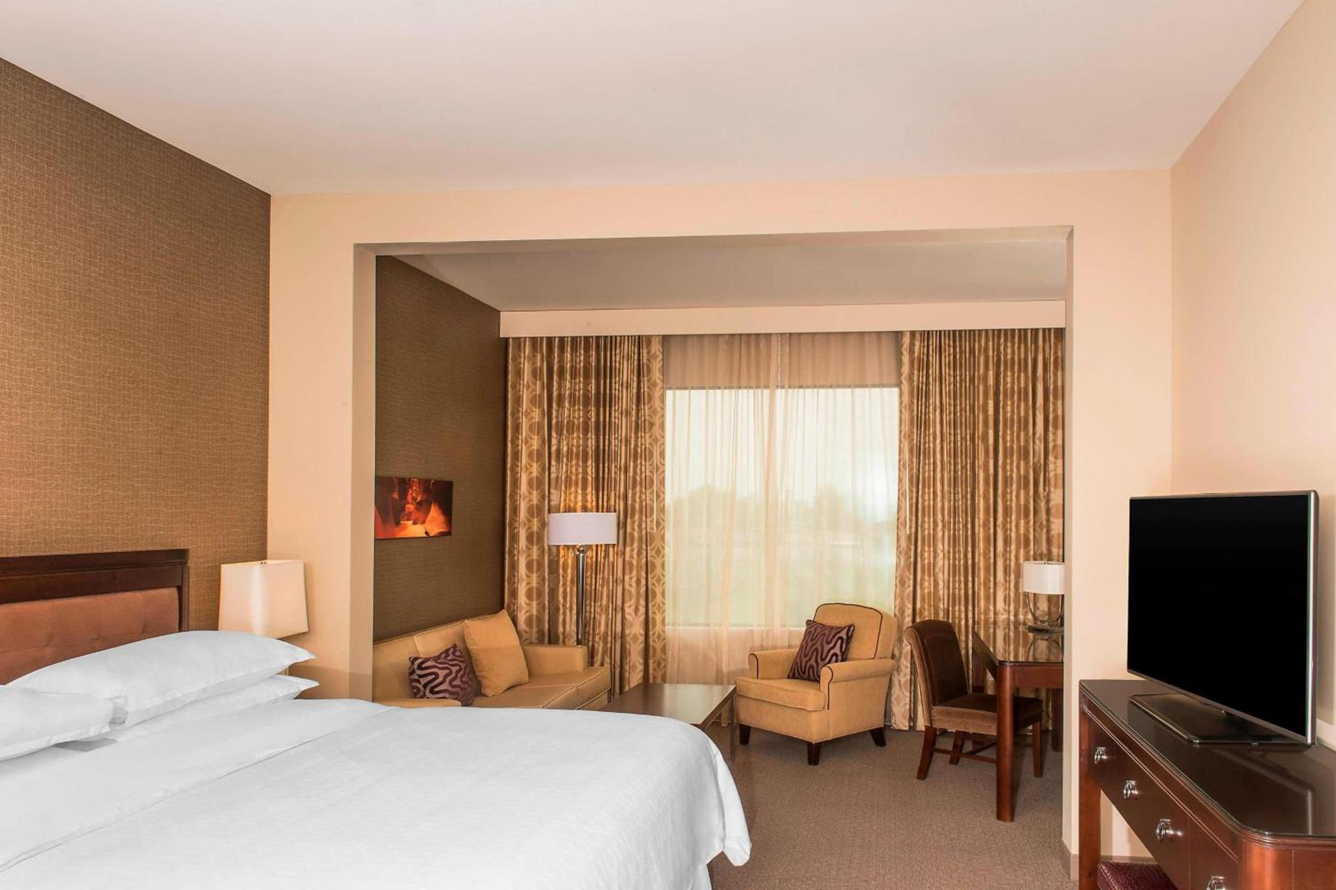 Sheraton Mesa Hotel at Wrigleyville West photo 24
