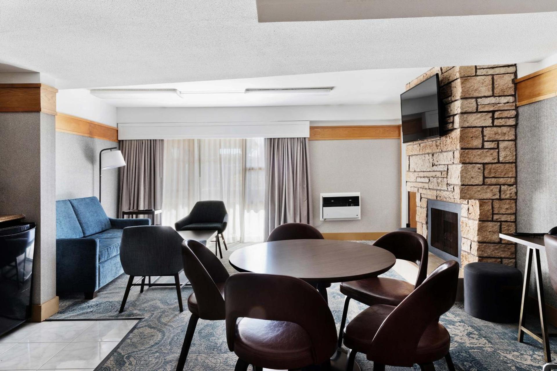 Four Points by Sheraton Ventura Harbor Resort photo 13