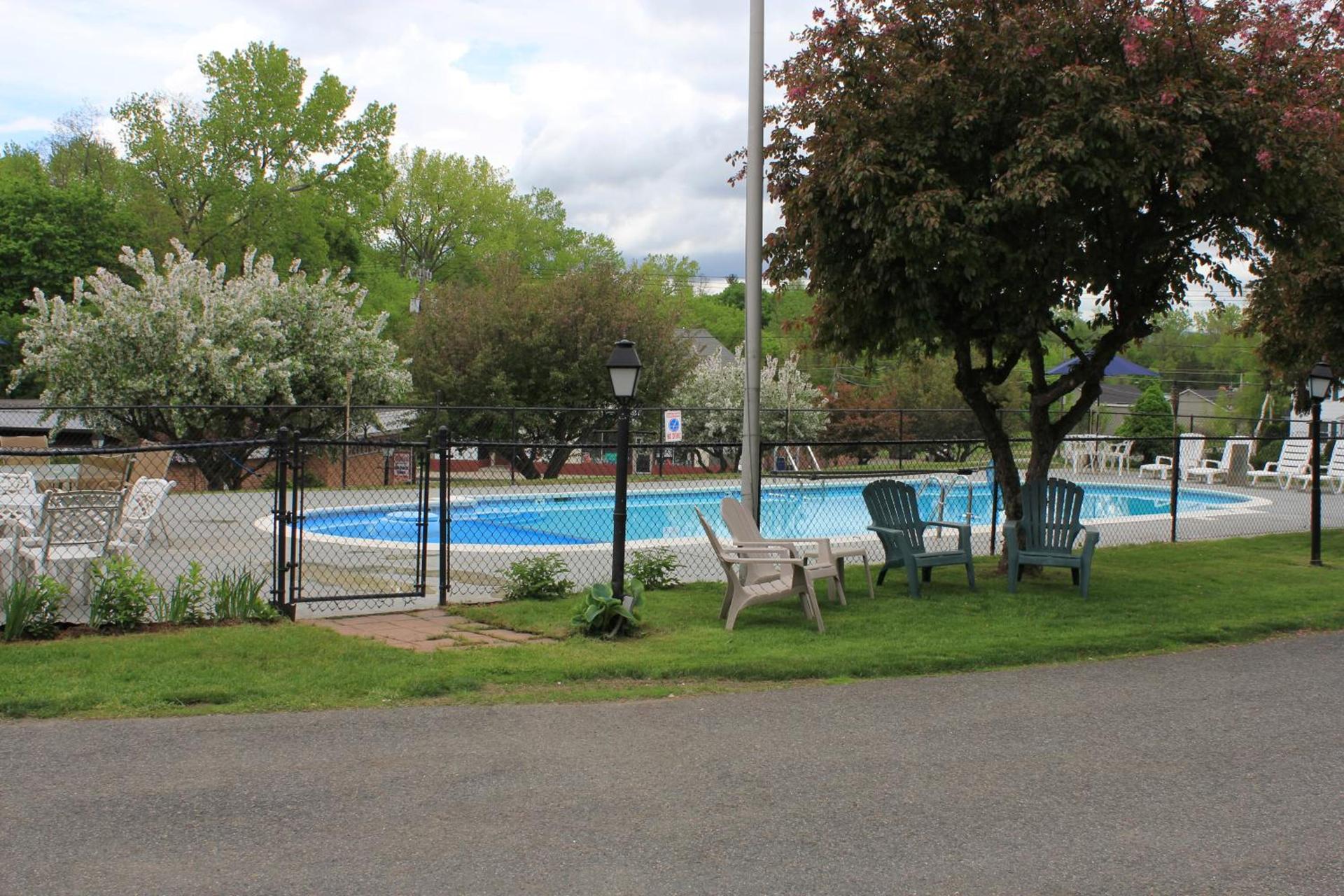 Berkshire Inn photo 5