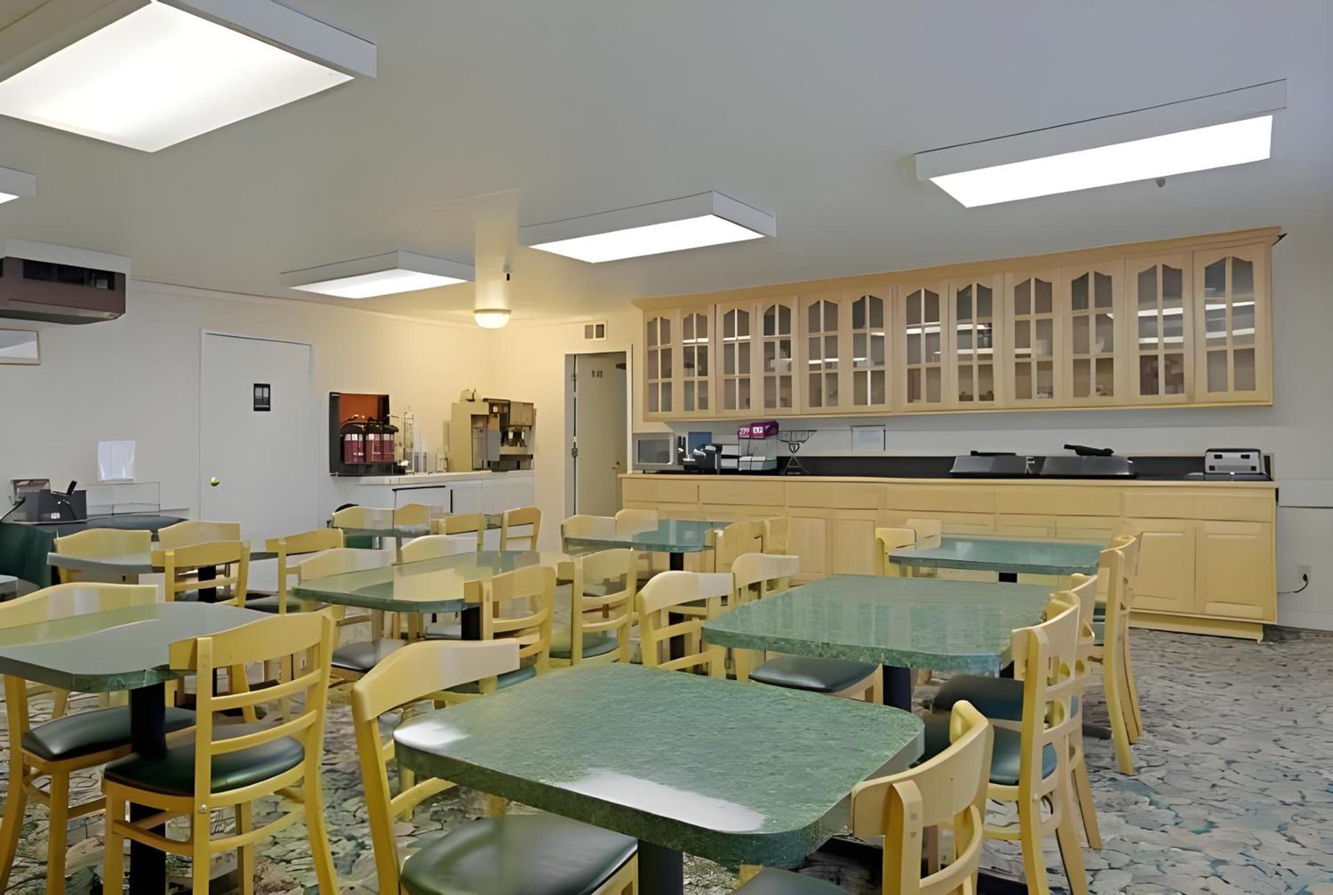 Days Inn by Wyndham Gilroy photo 12