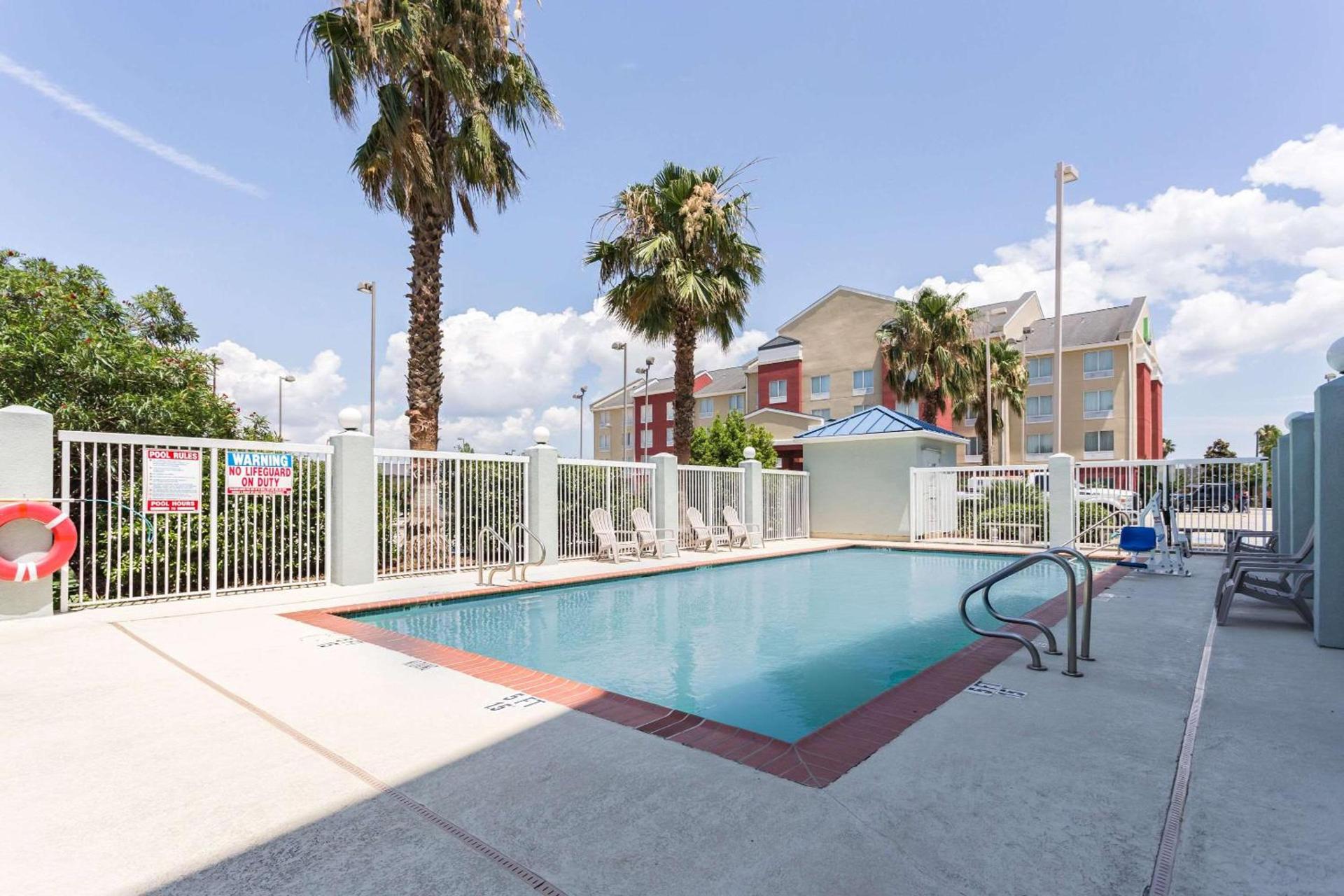 Comfort Suites New Orleans East photo 32