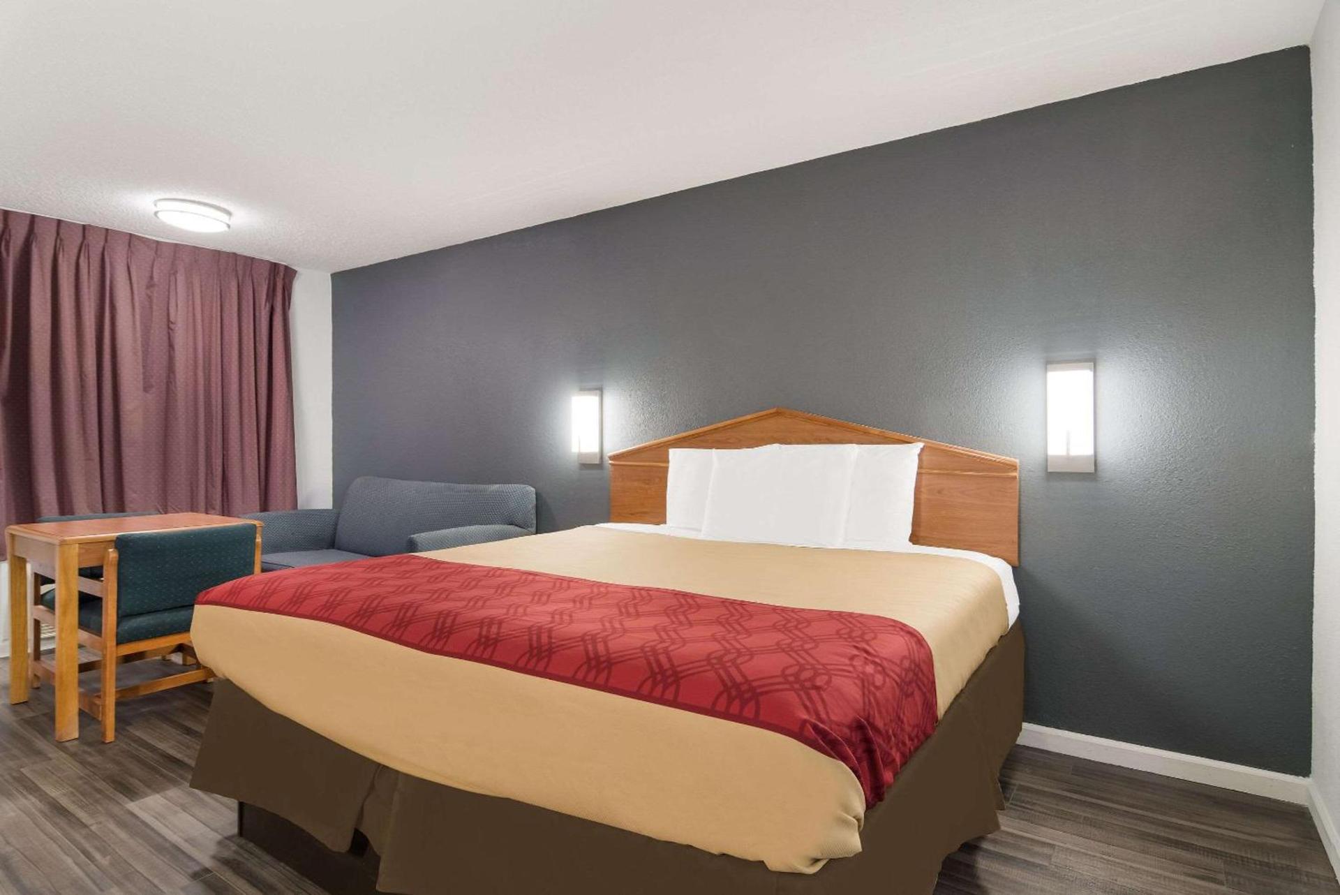 Econo Lodge Calhoun North Damascus photo 10