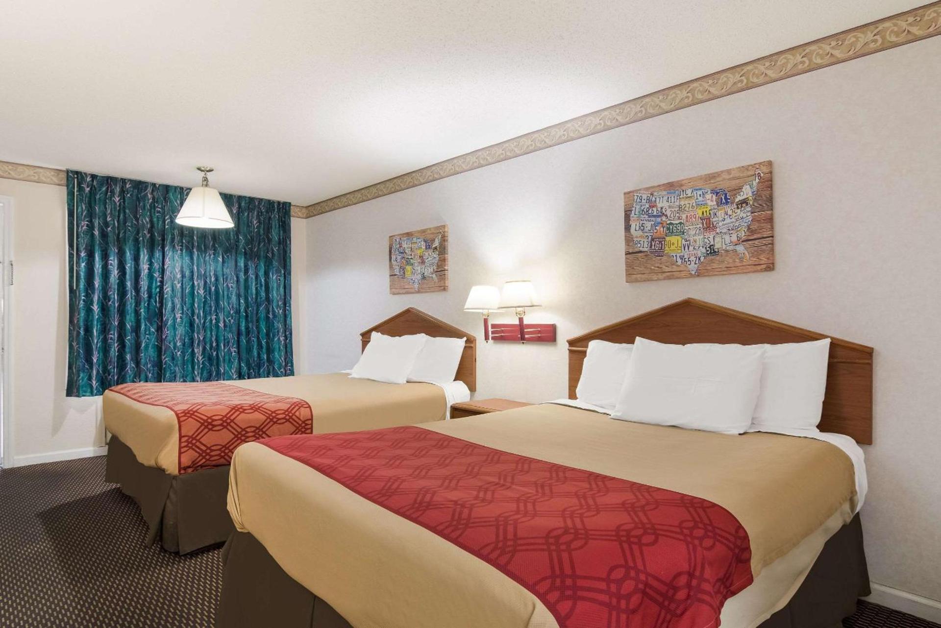 Econo Lodge Calhoun North Damascus photo 18