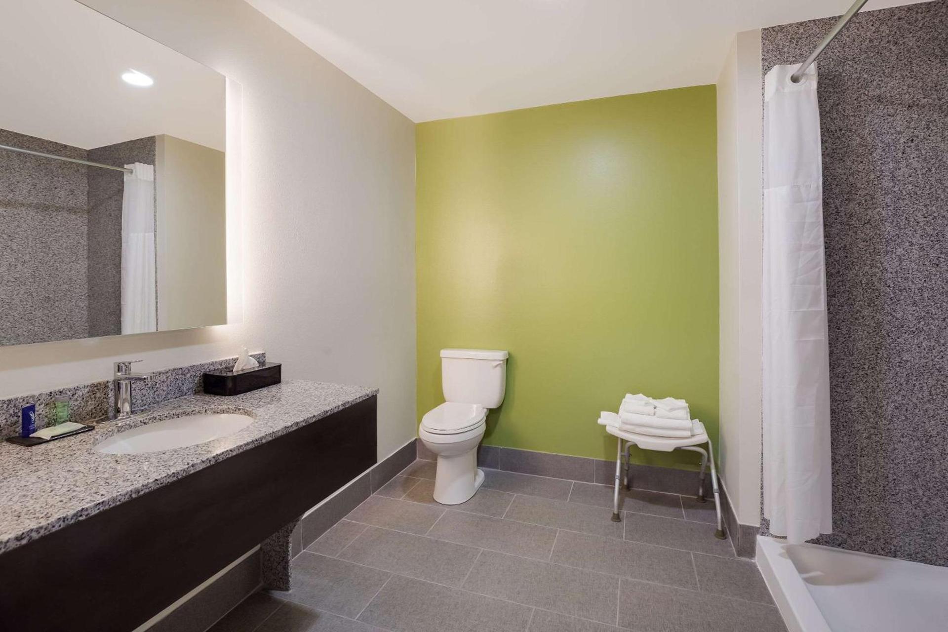 Sleep Inn & Suites North Mobile Saraland photo 16